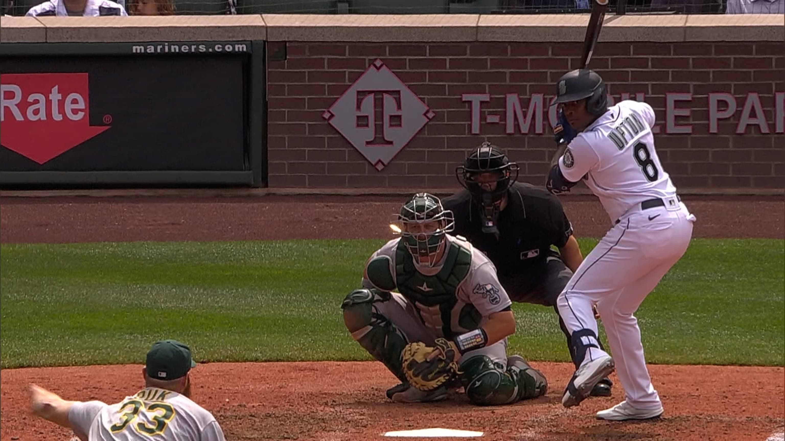 Upton empata juego con HR