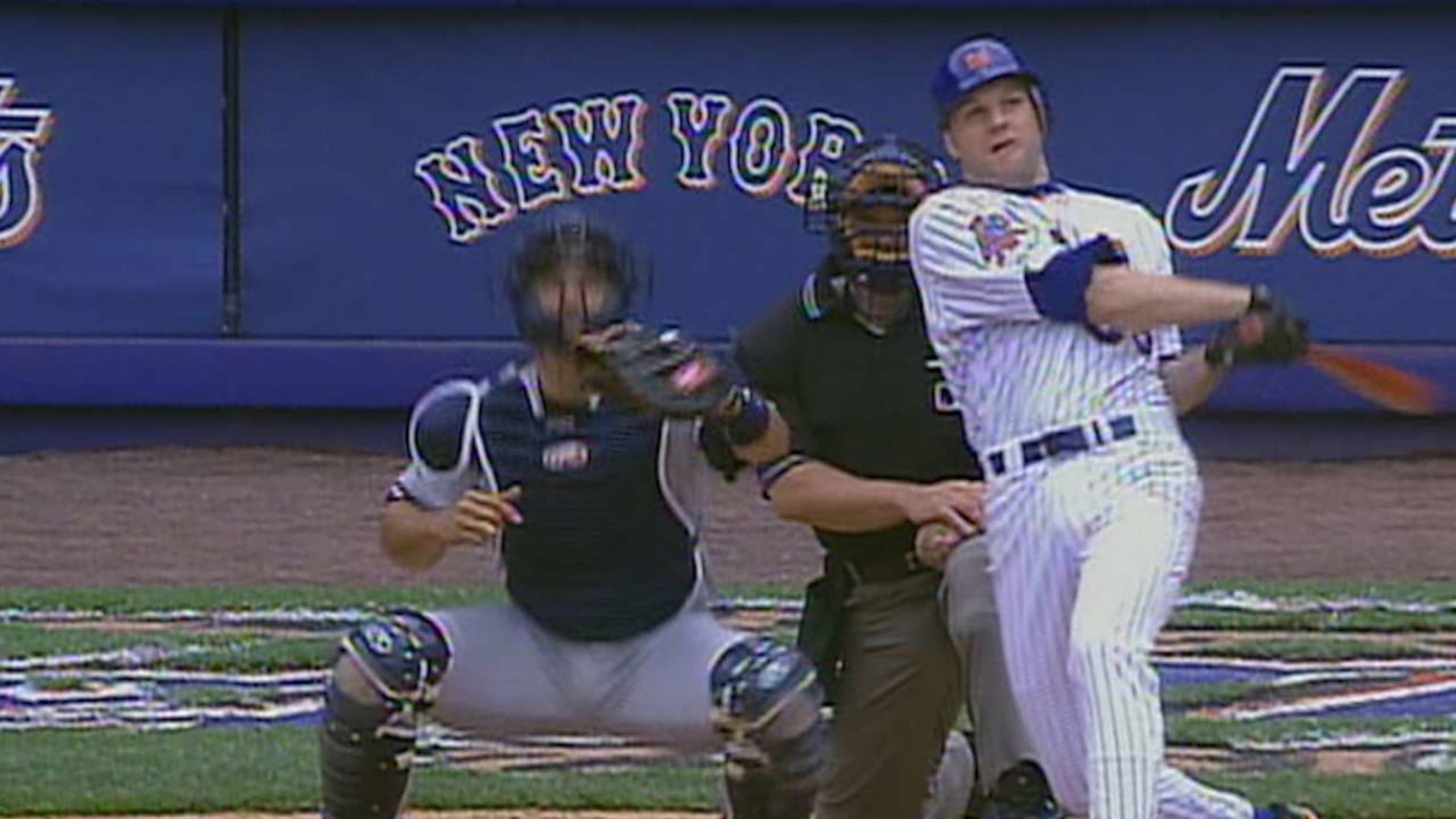 Estes le pega HR a Clemens