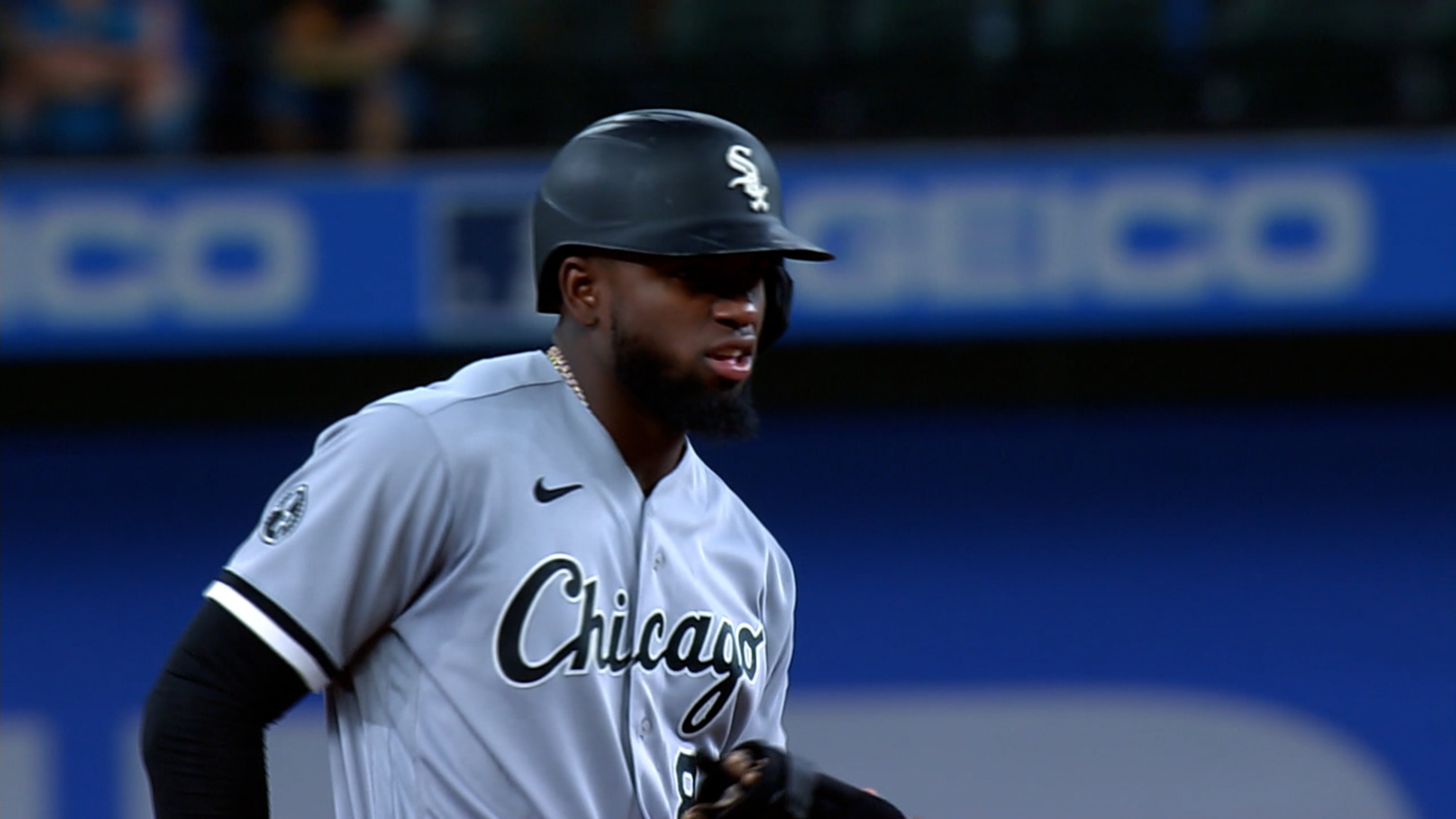 Romy Gonzalez continues to lead the Chicago White Sox to victory