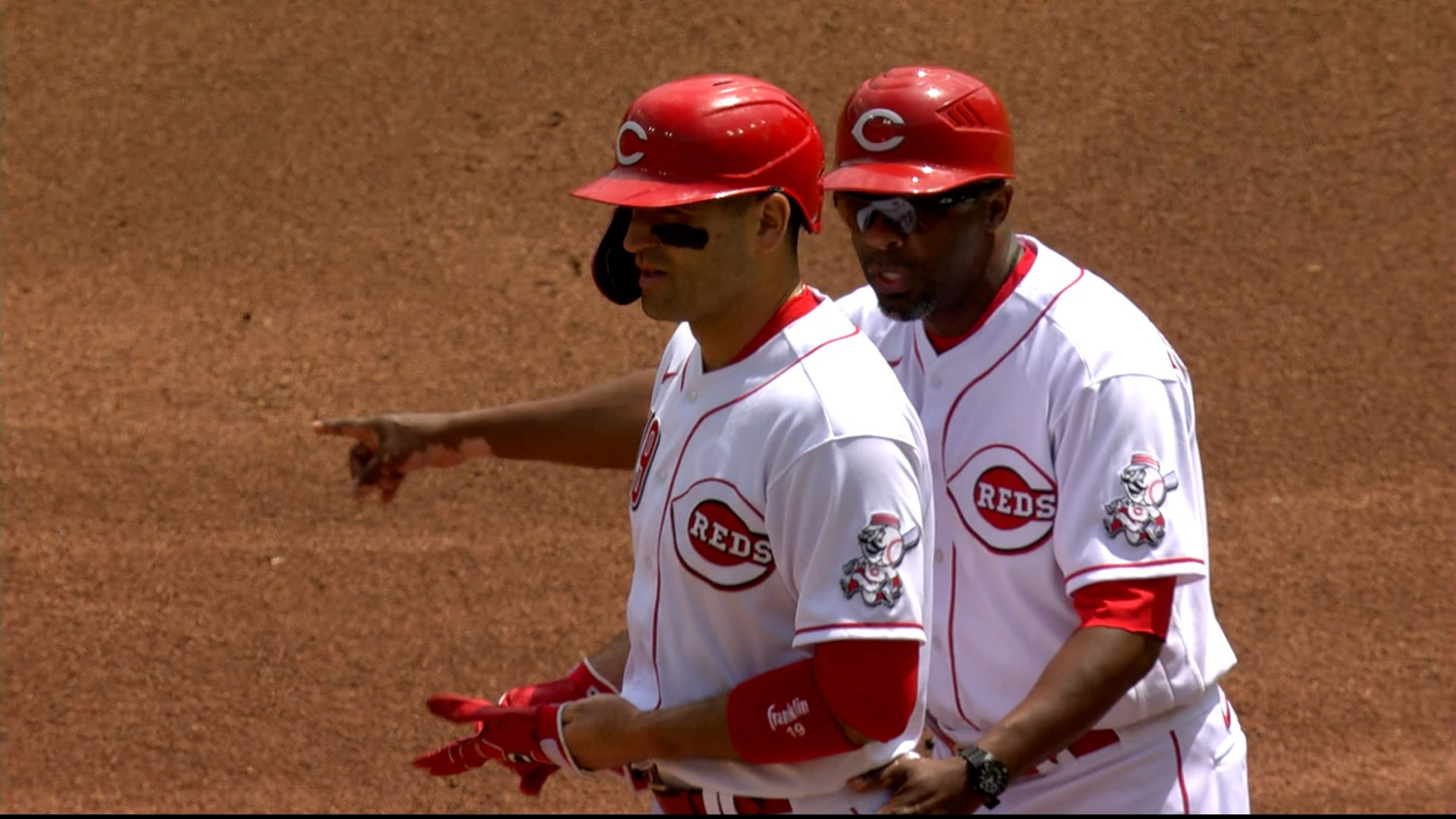 Joey Votto among crowd at ‘Superbubz’ memorial in