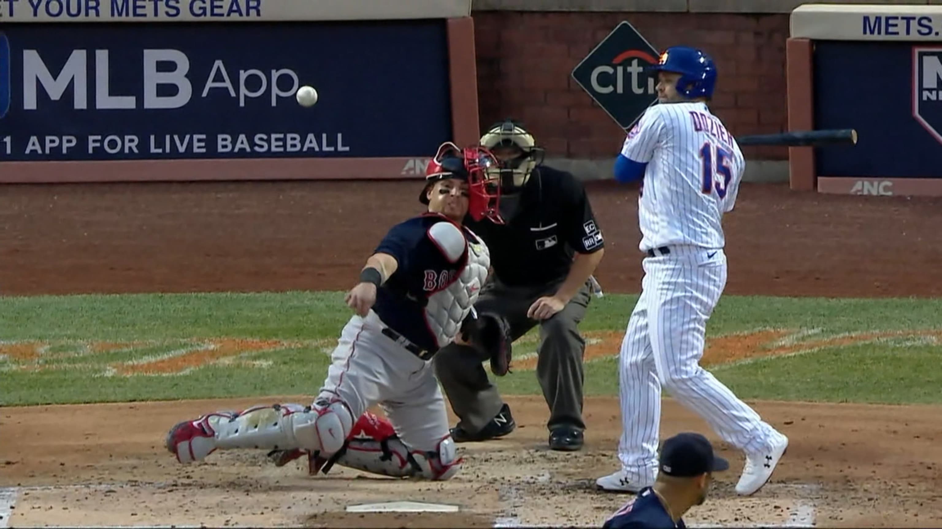 Vázquez retira a Conforto en 2da