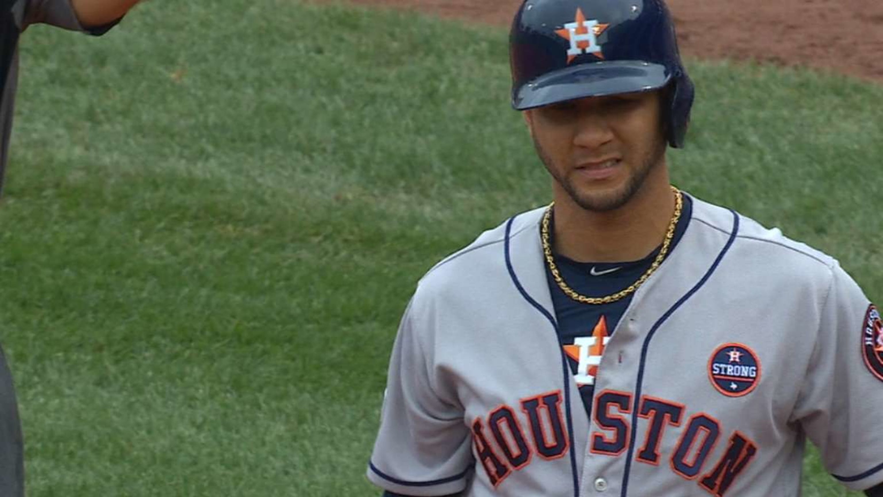 Yuli Gurriel to leave H-Town's Astros, MLB source says
