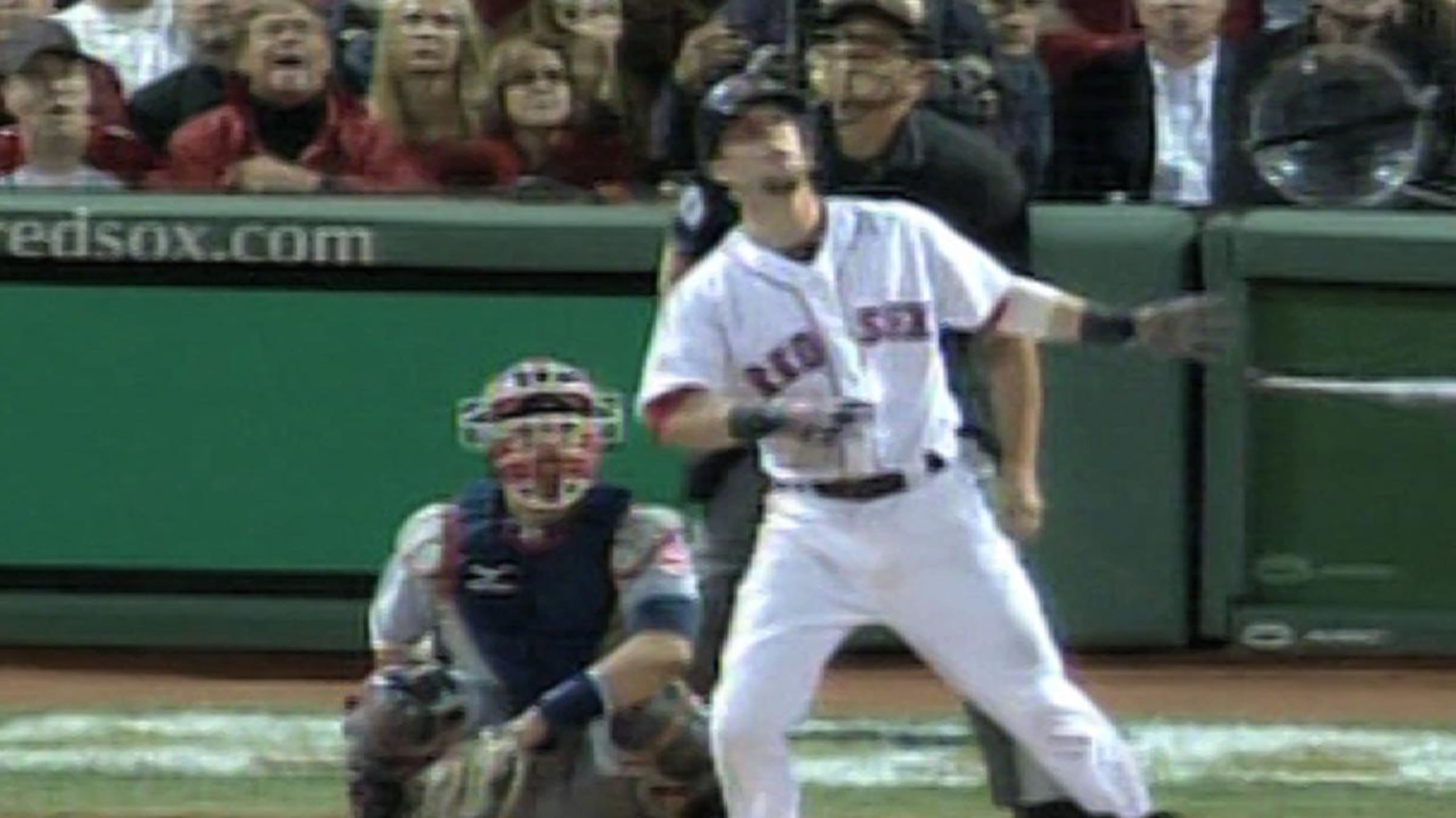 Pedroia's home run extends lead