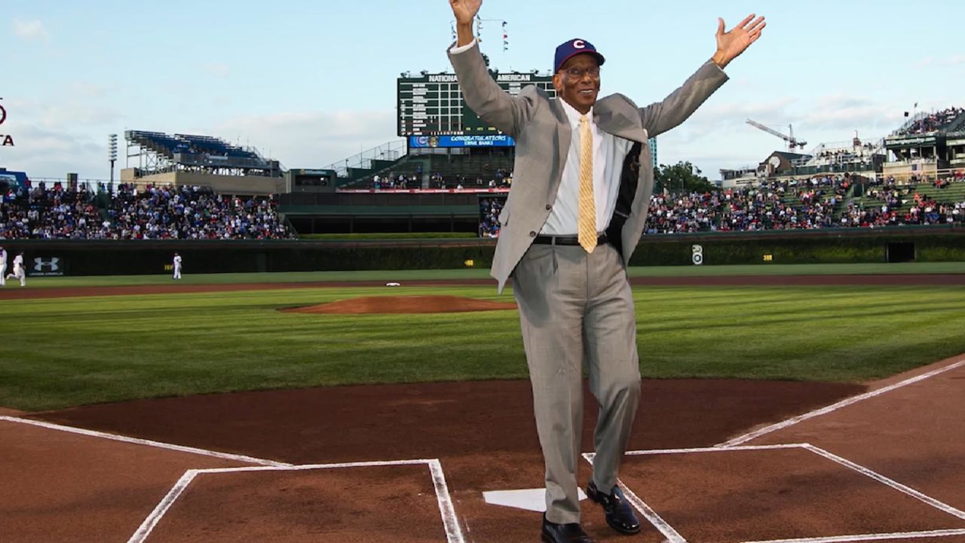 Chicago Cubs History: Ernie Banks debuts at Wrigley Field