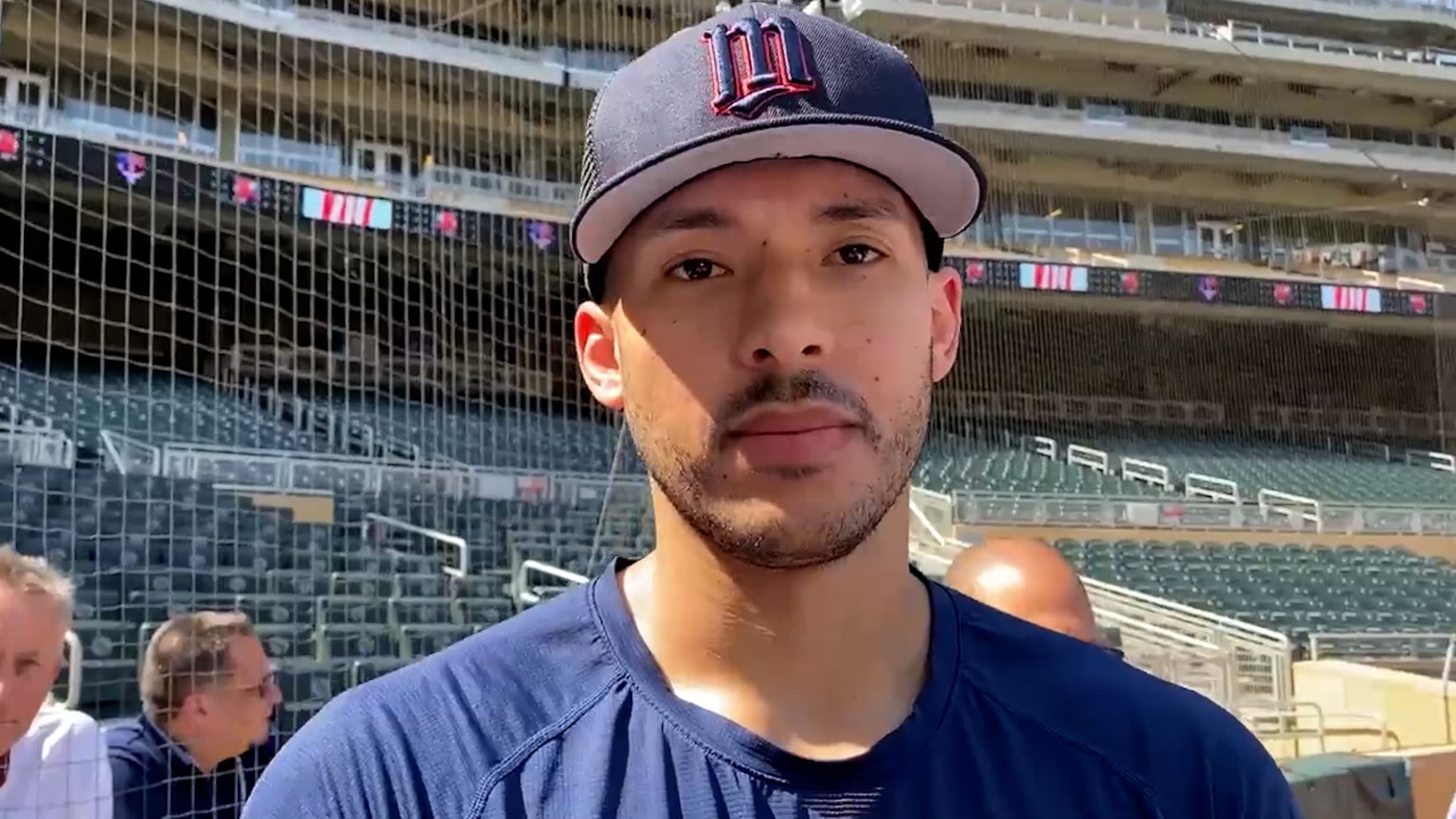 Carlos Correa placed on injured list with bruised finger