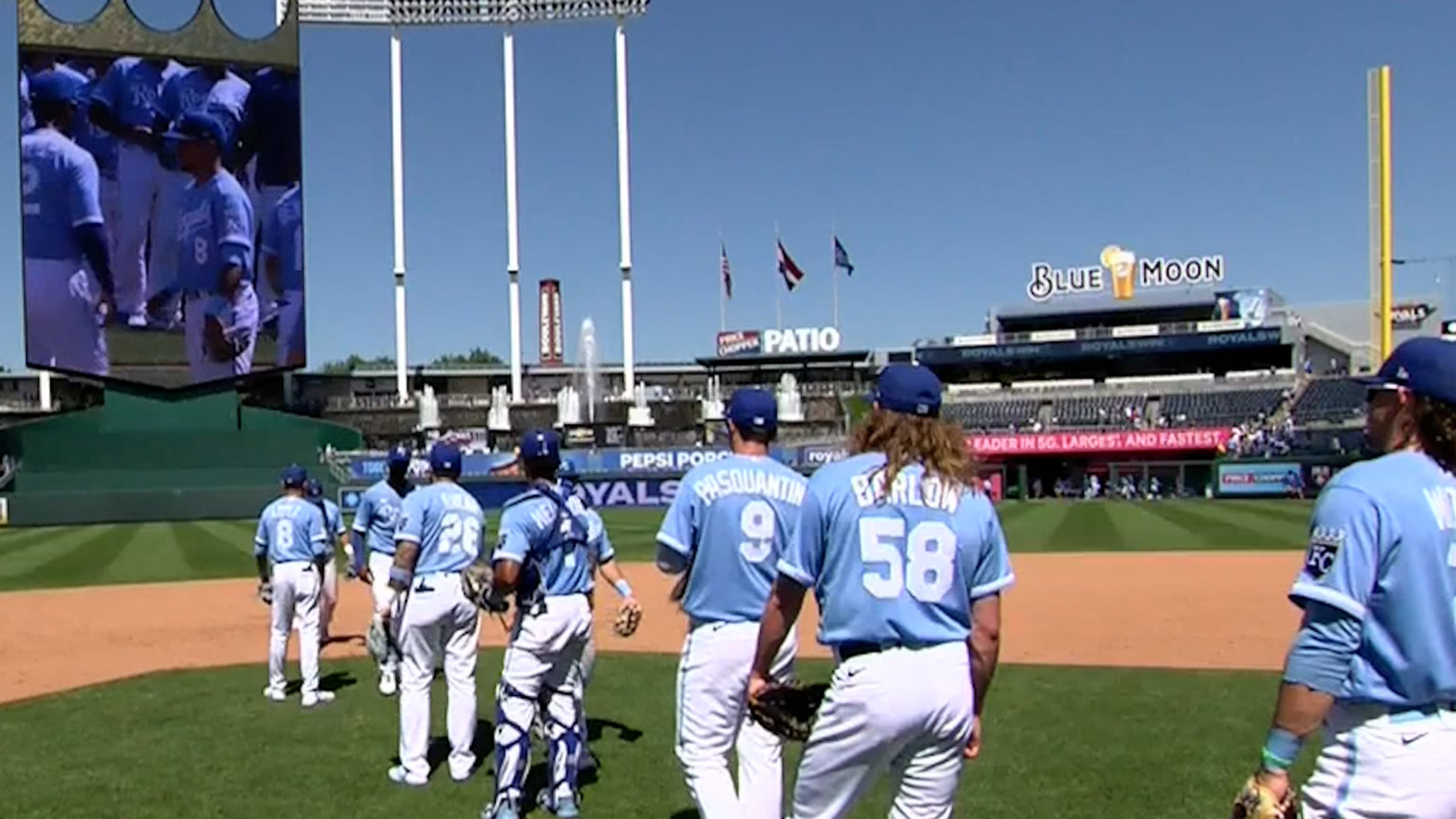 Greinke sharp in 500th career start, Royals beat Rangers