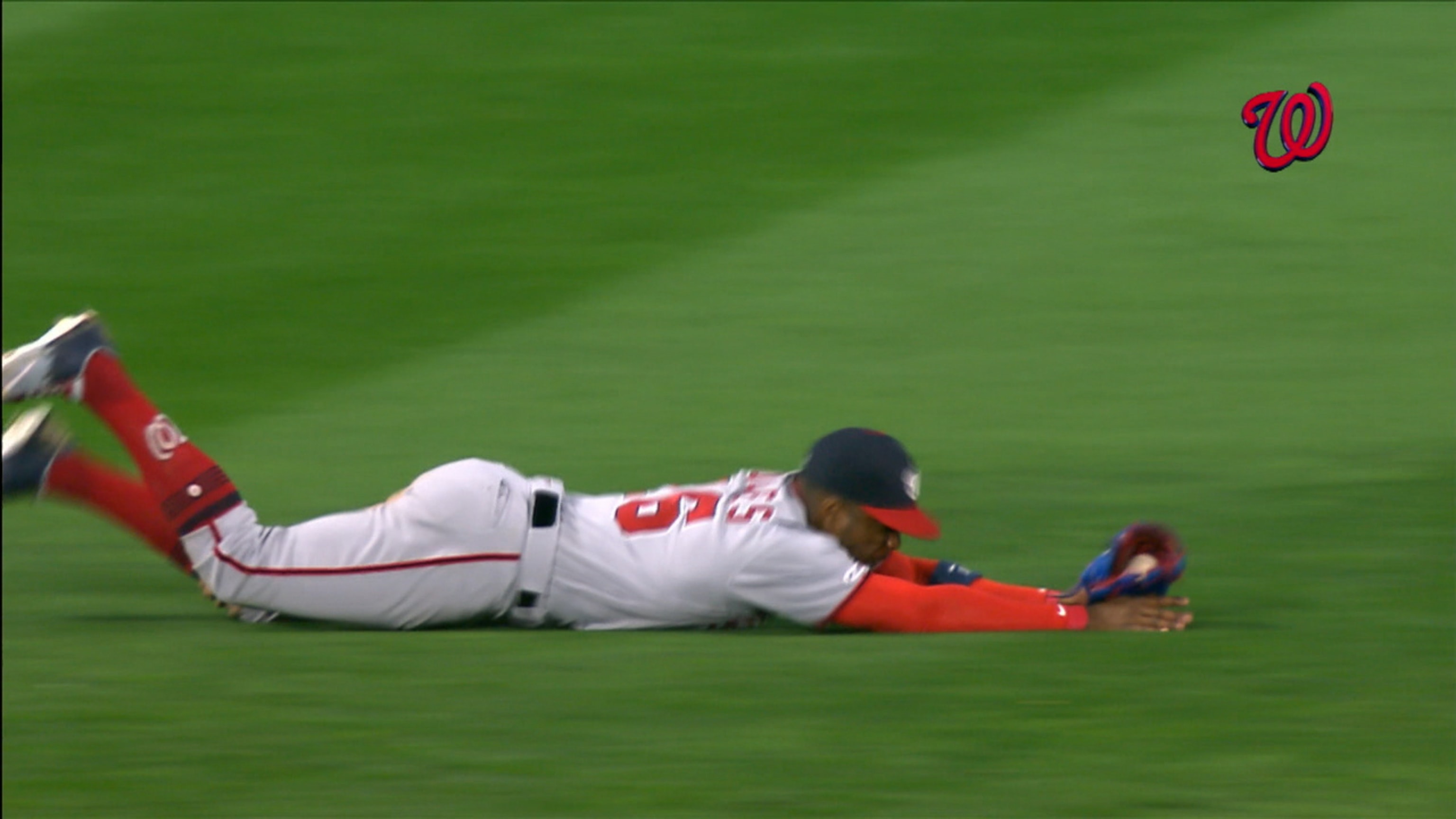 Tony Kemp sprints in to make incredible diving catch 