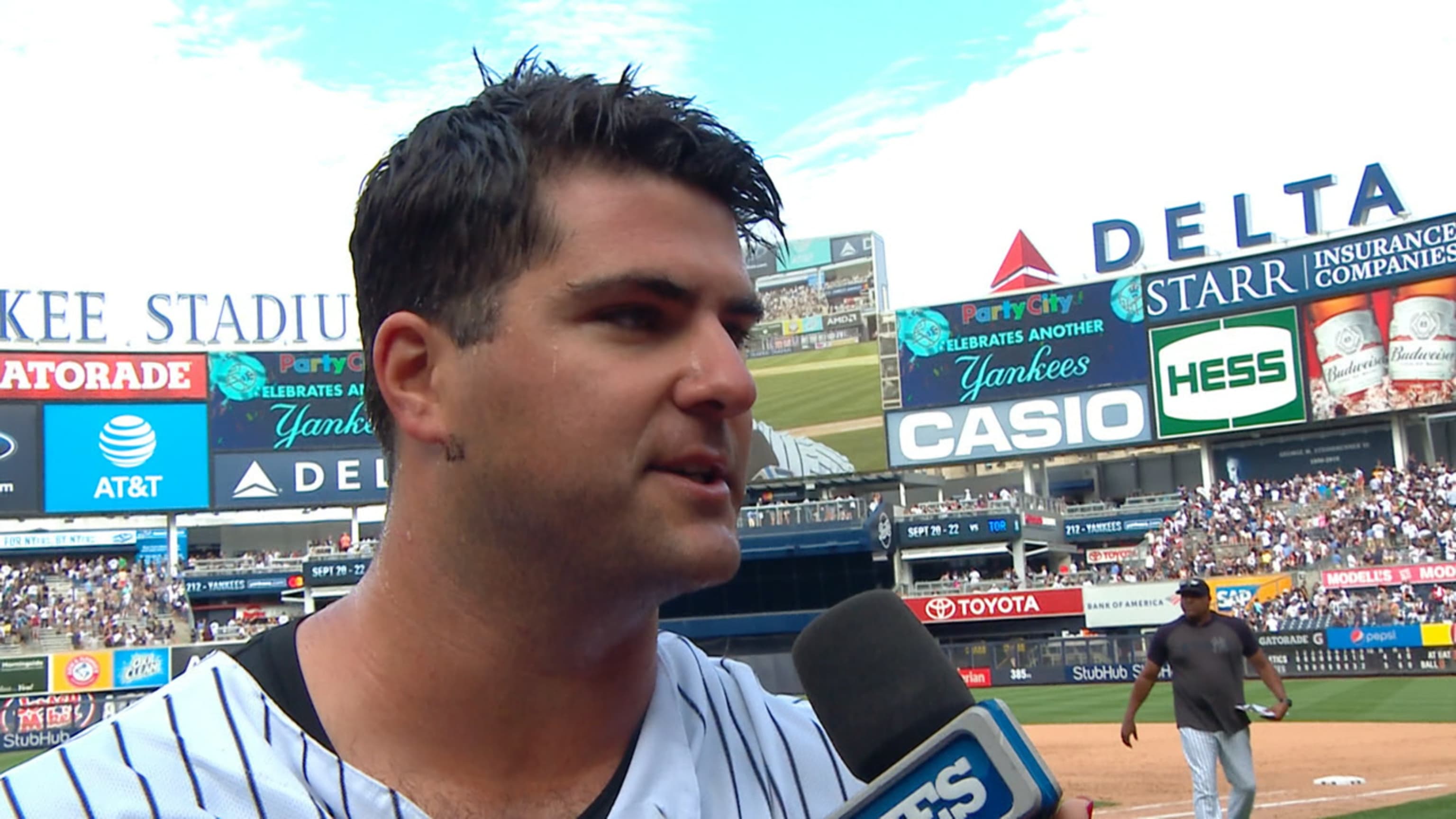 Damon Feels Like Staying With Yankees Beyond This Year, and They