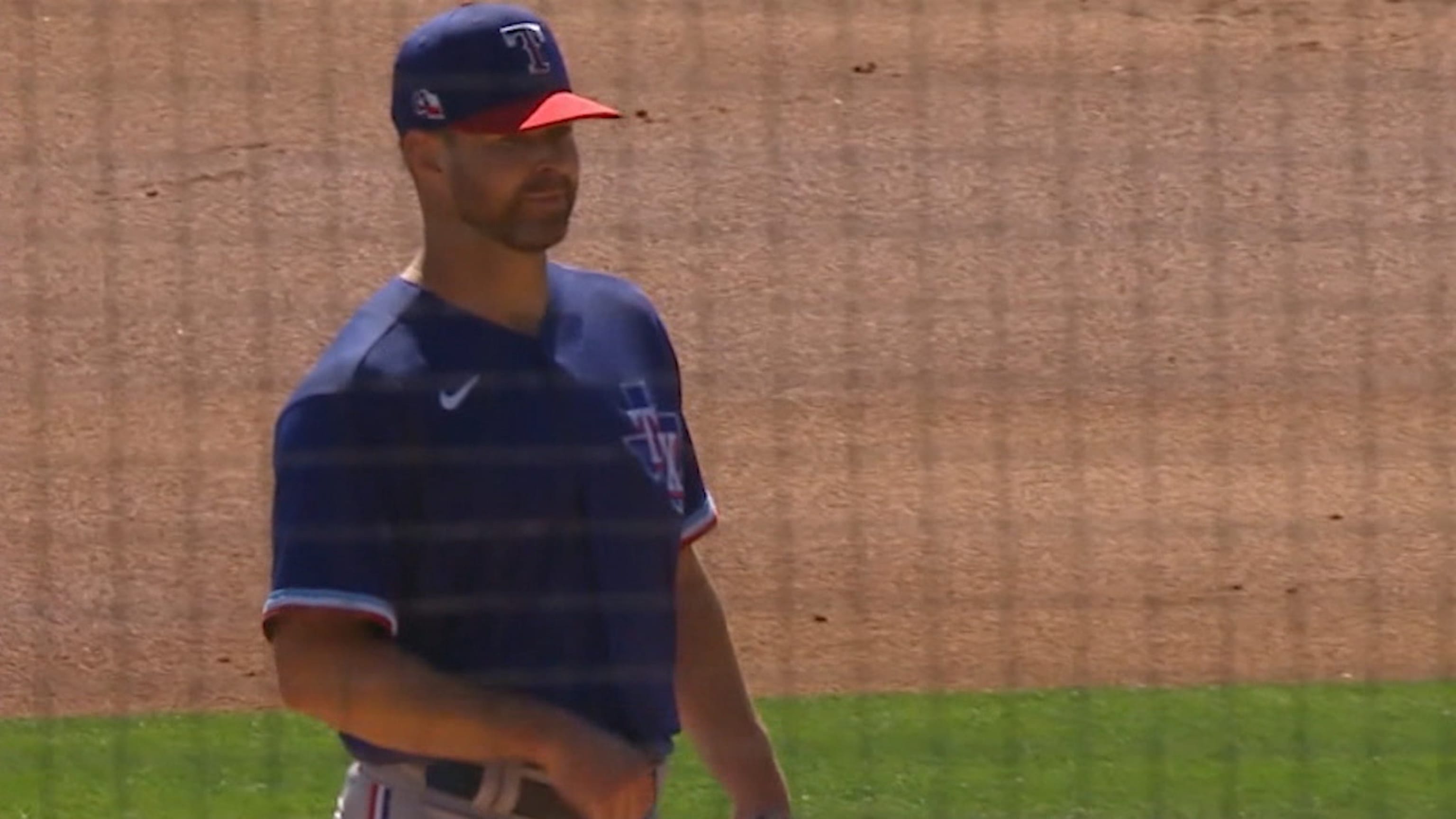 Former Cy Young Award winner Corey Kluber signing with Yankees 