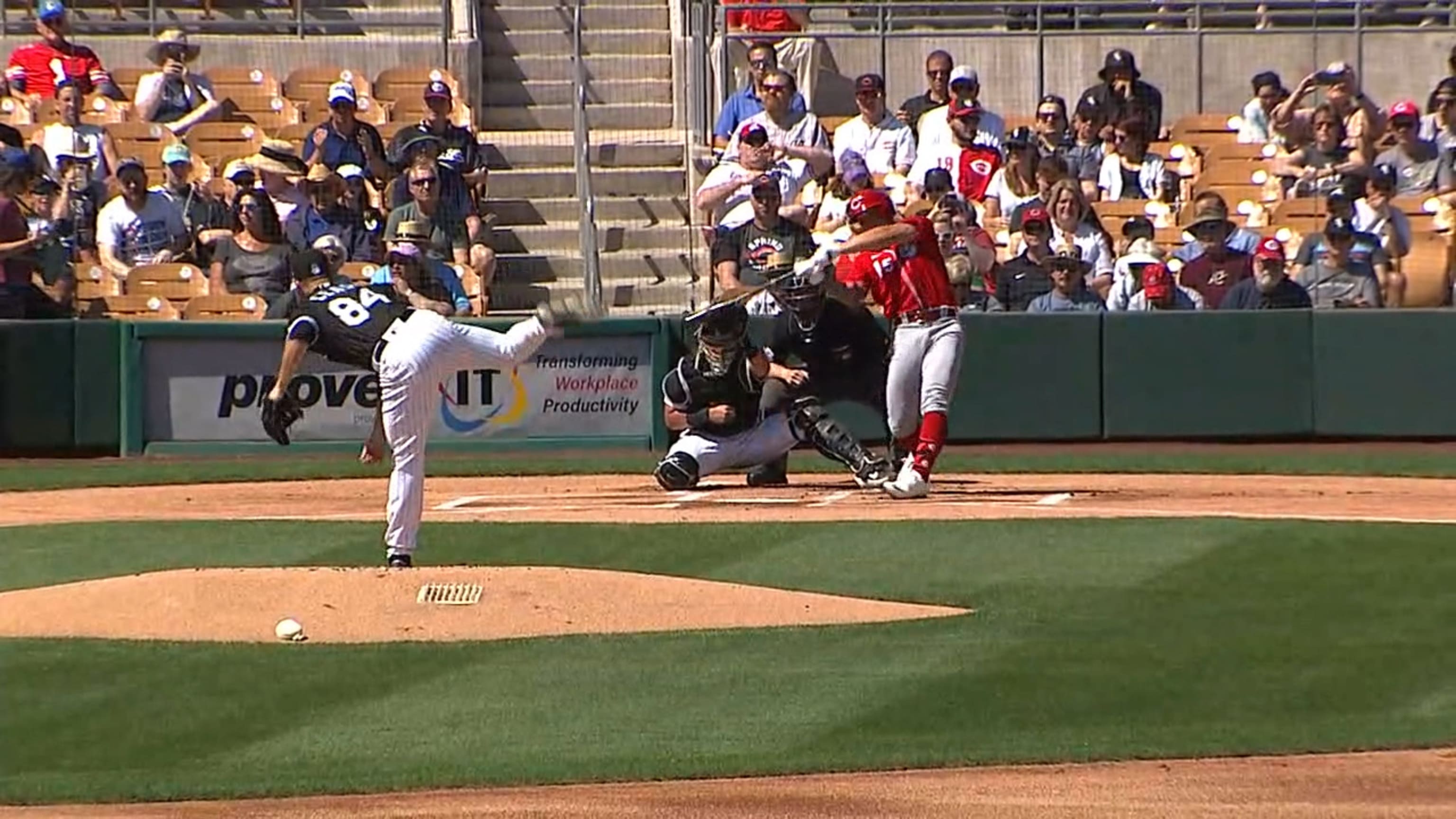 Senzel abre con jonrón