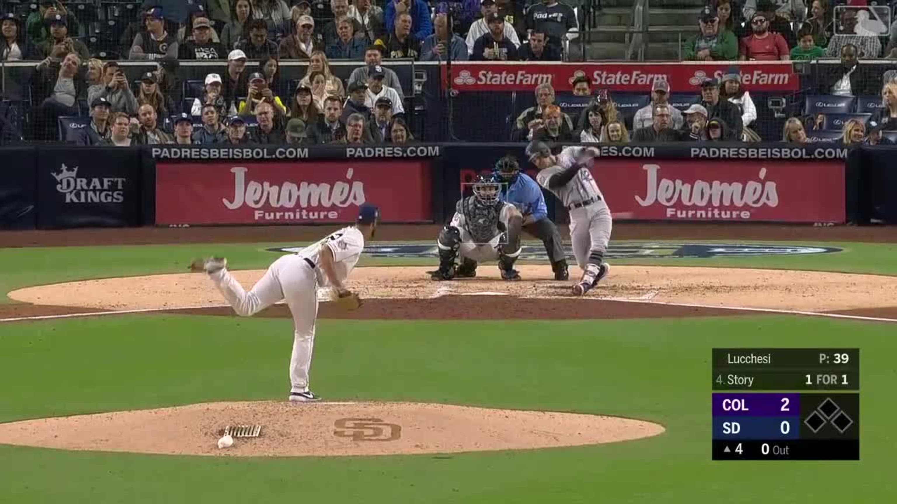 Fernando Tatis Jr. demuestra su potente brazo