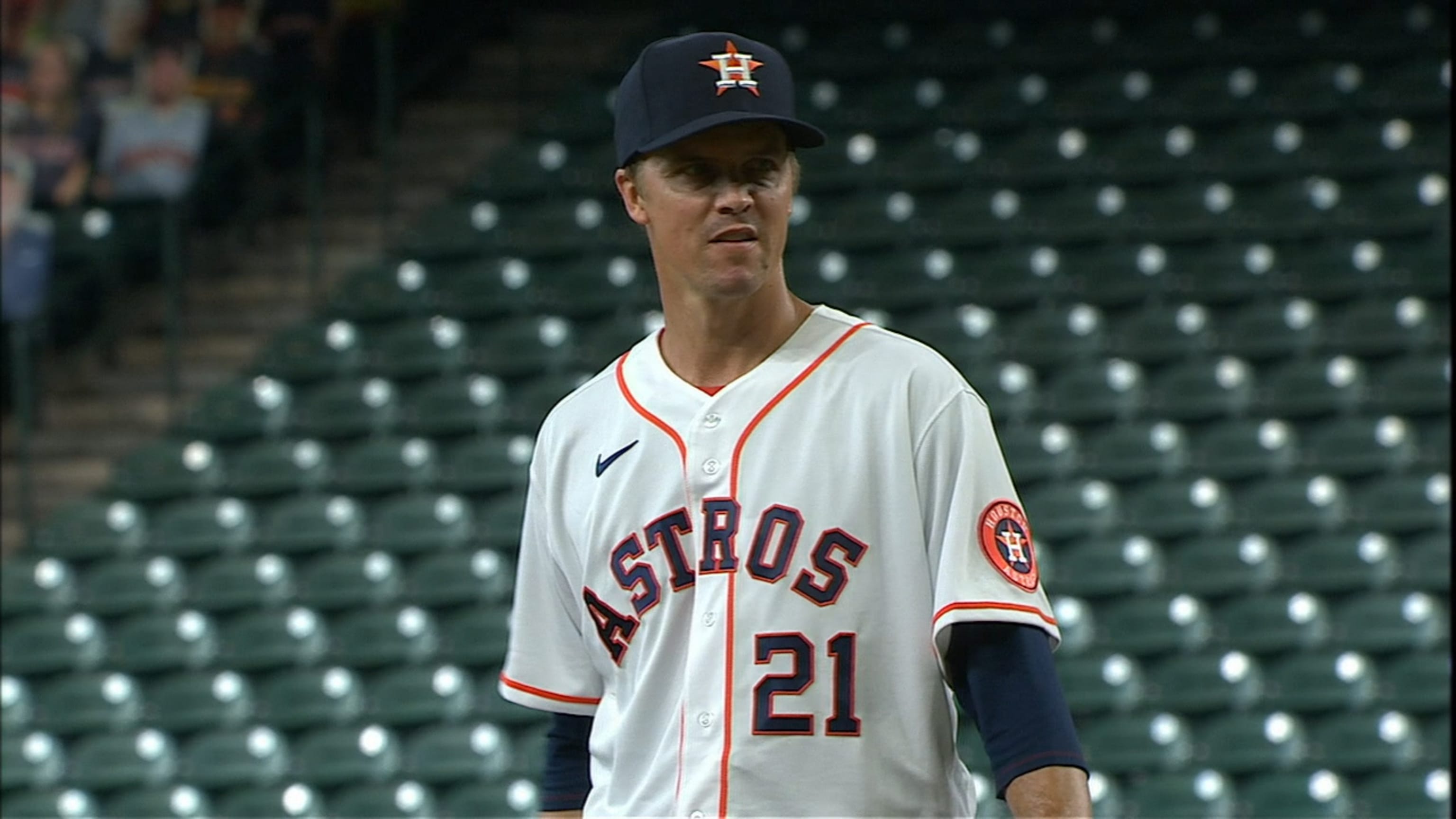 Zack Greinke hilariously not recognized at Astros MLB playoff game after  going full dad mode