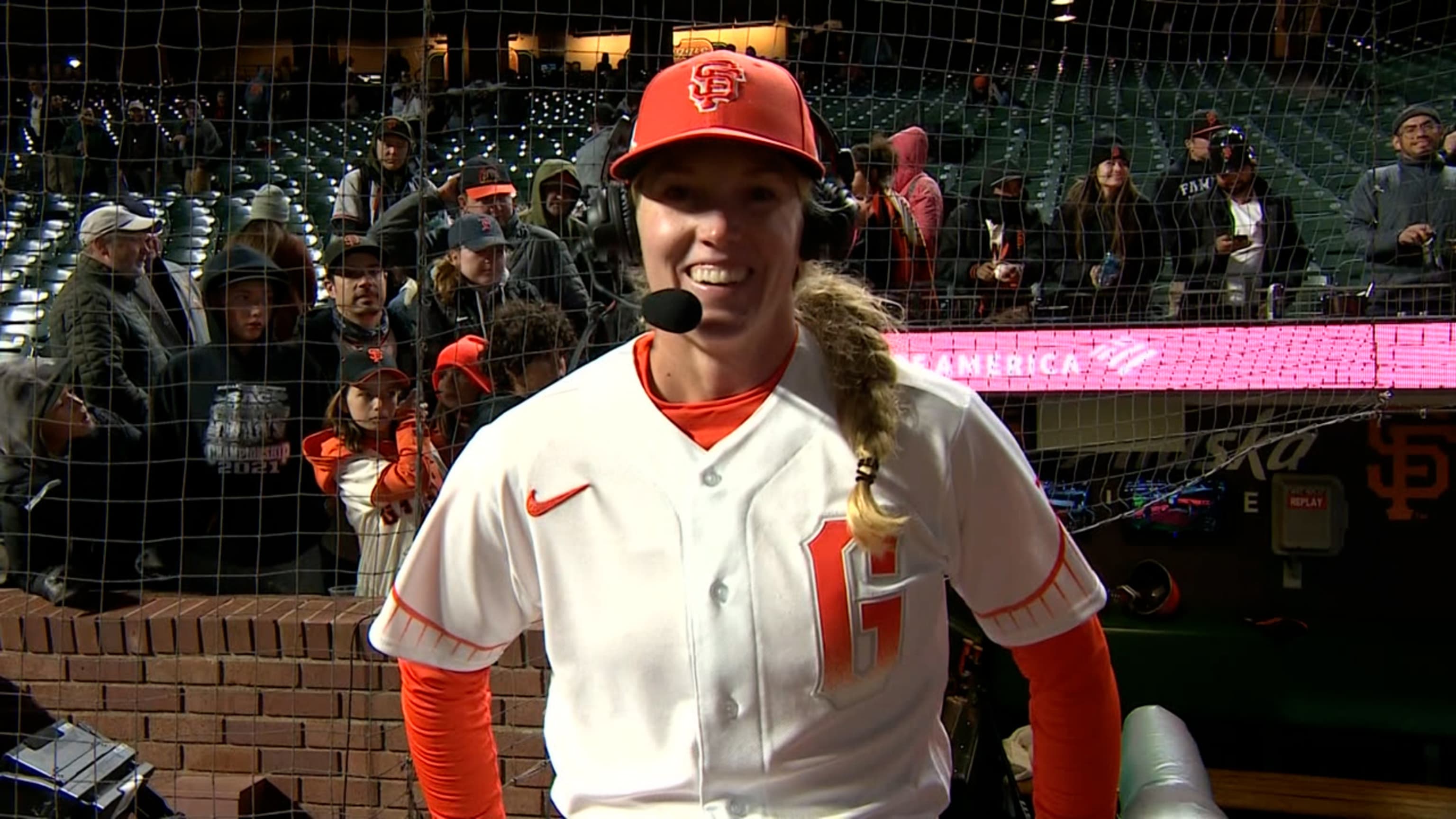 Giants' Alyssa Nakken becomes first woman to make on-field MLB appearance