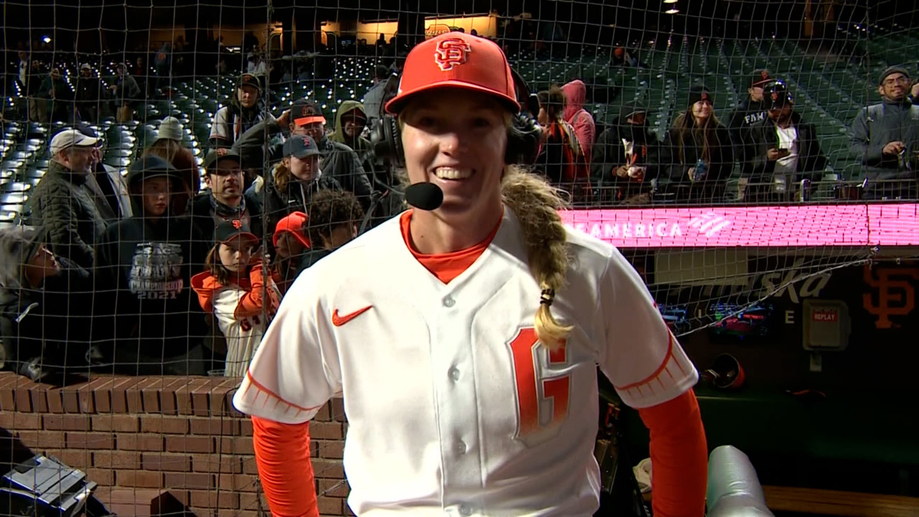 Giants' Alyssa Nakken becomes 1st MLB female coach on field