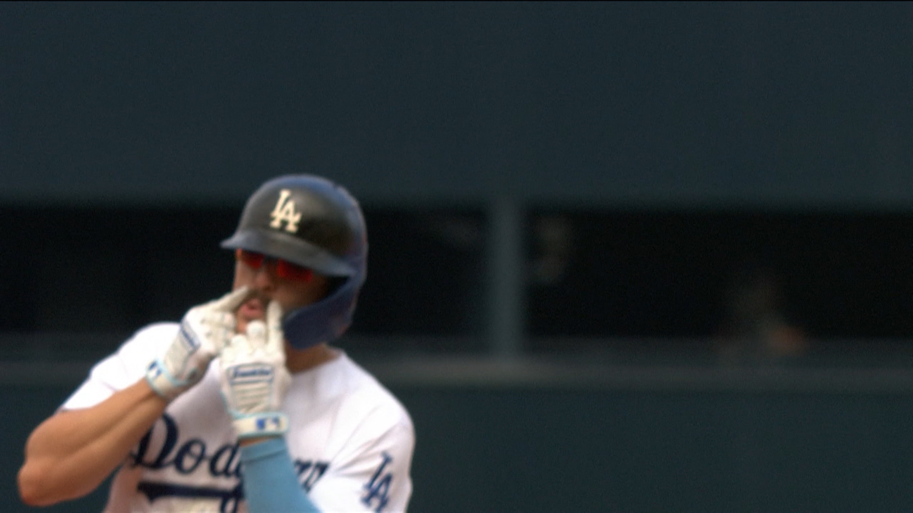 Hernández produce tres con HR