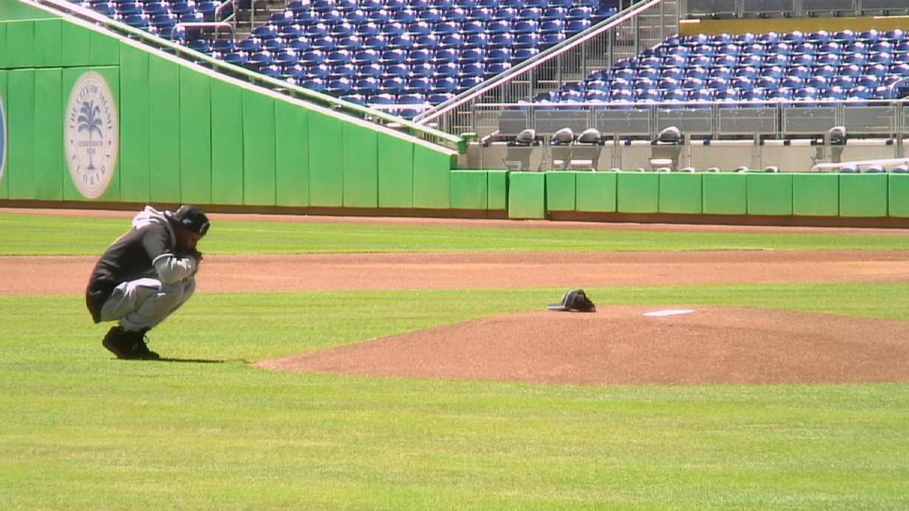 MLB: Gordon homers leading off as Marlins mourn Fernandez