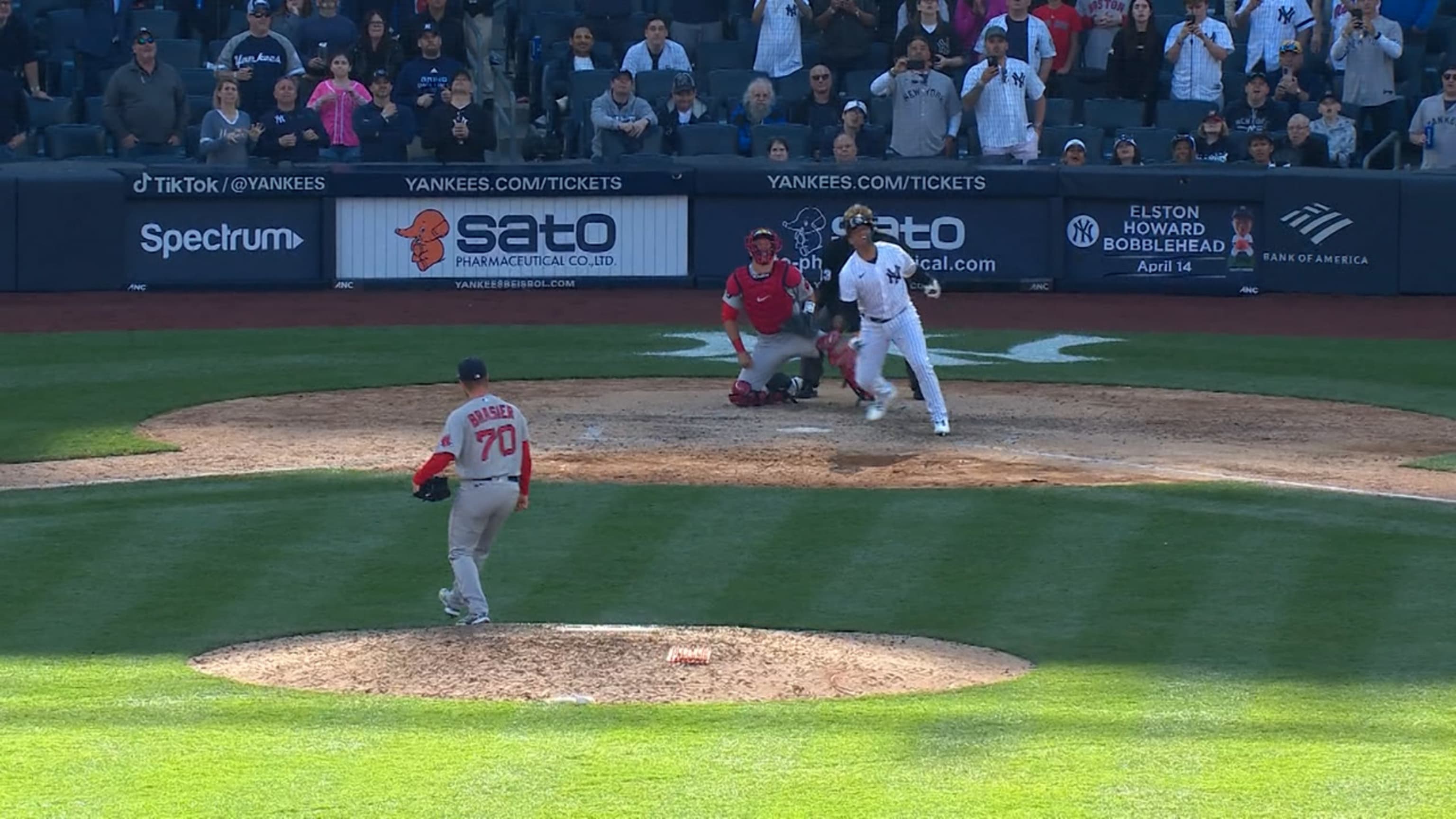 Josh Donaldson walk-off single in Yankees debut