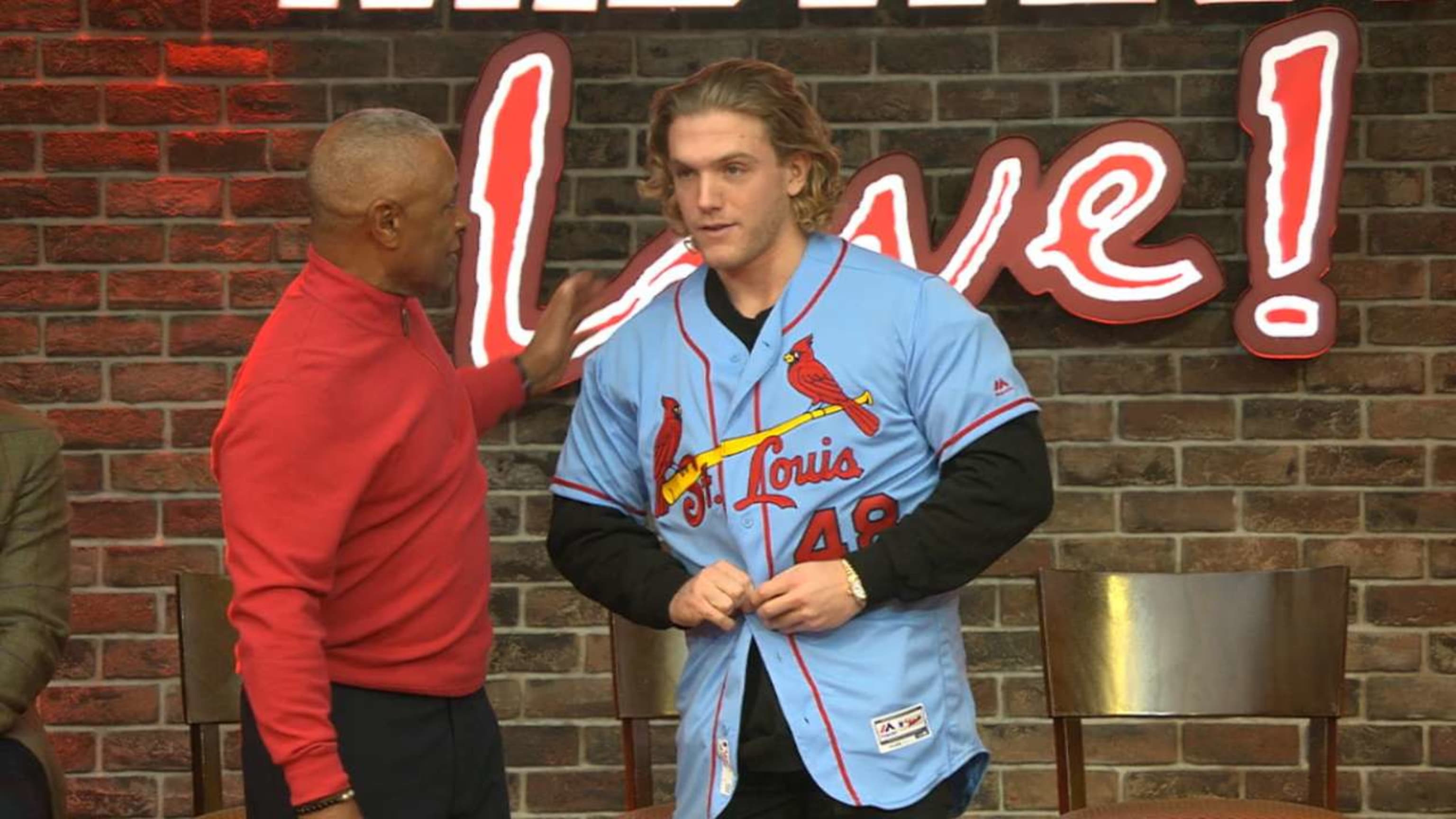 Cardinals unveil new Victory Blue, red uniforms