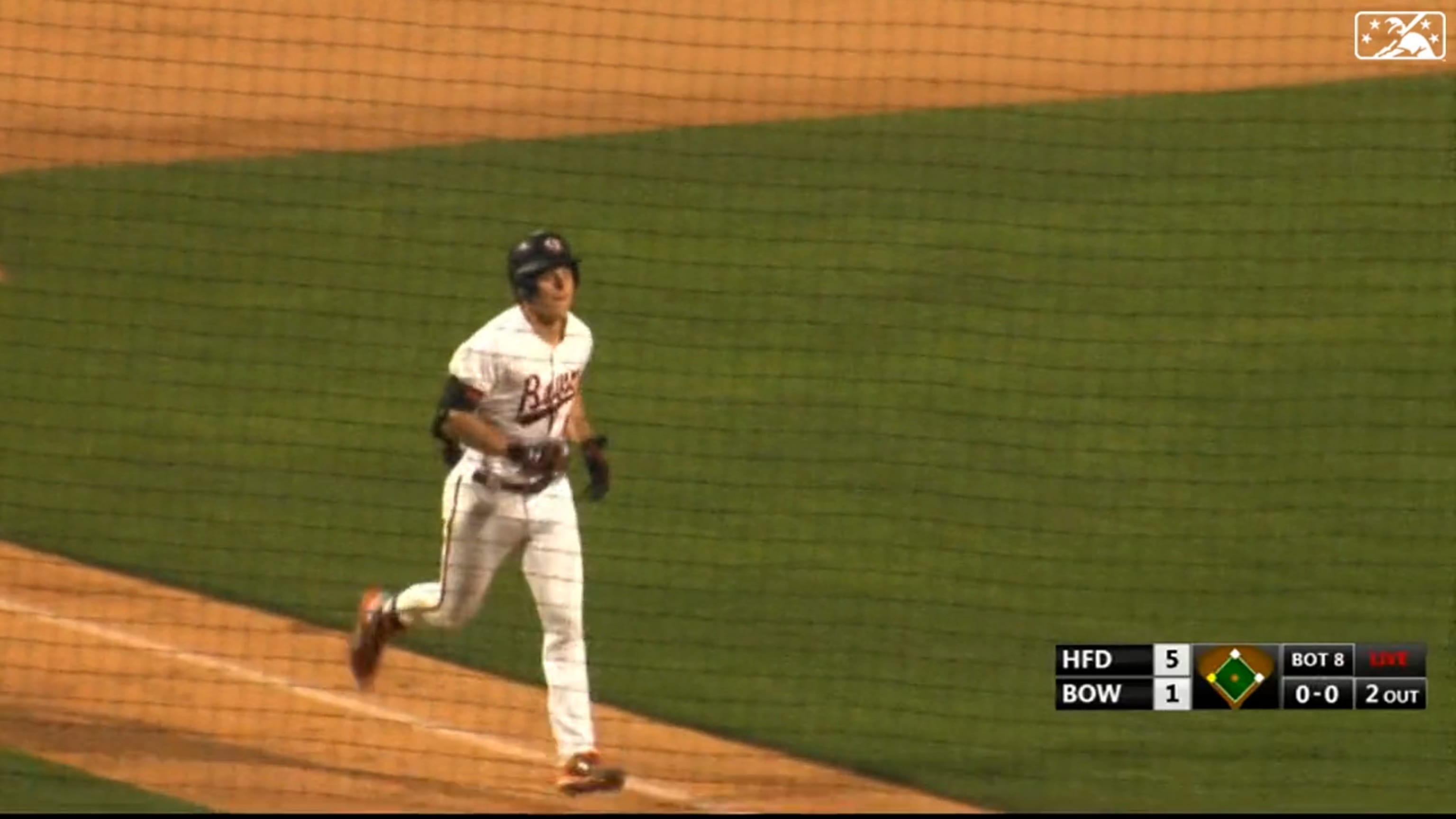 Henderson mashes another dinger