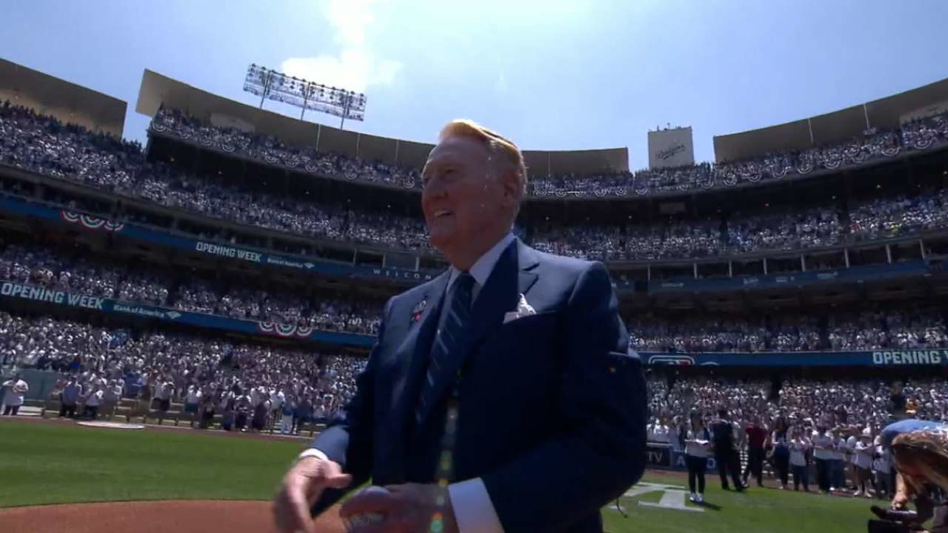 Vin Scully remembered in Dodger Stadium ceremony