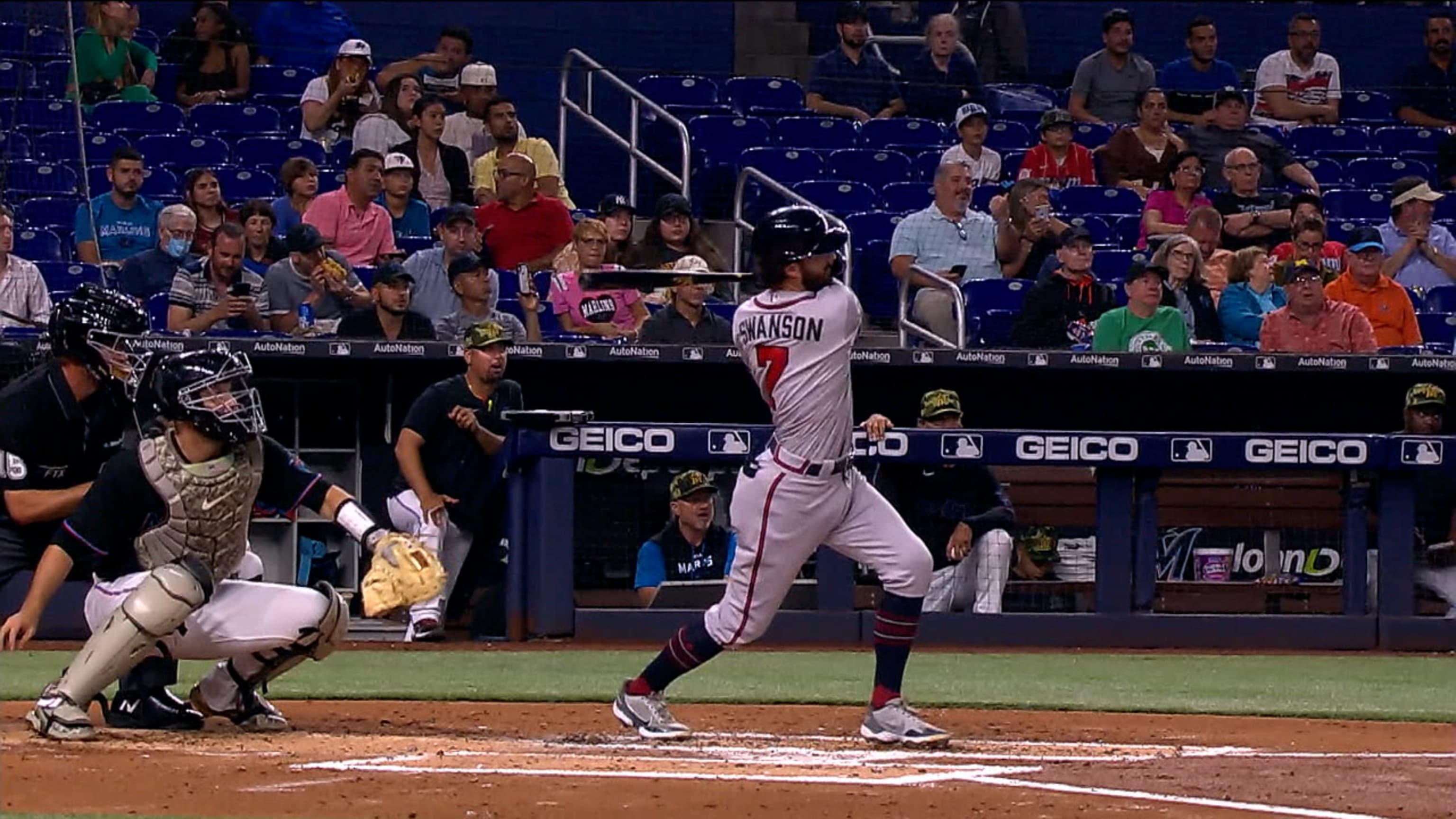 Jonrón solitario de Dansby Swanson
