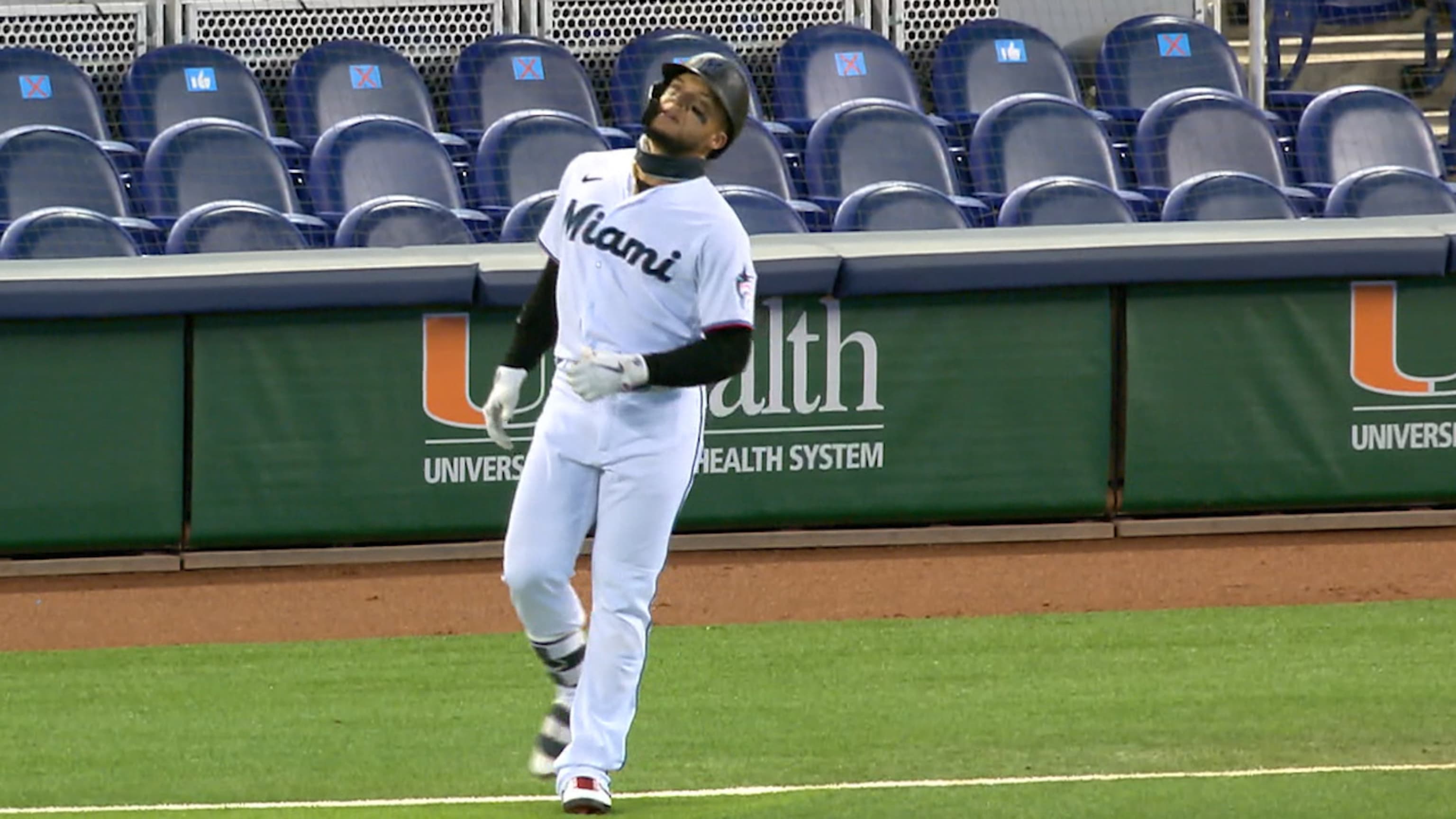 Isan Díaz sale por lesión 