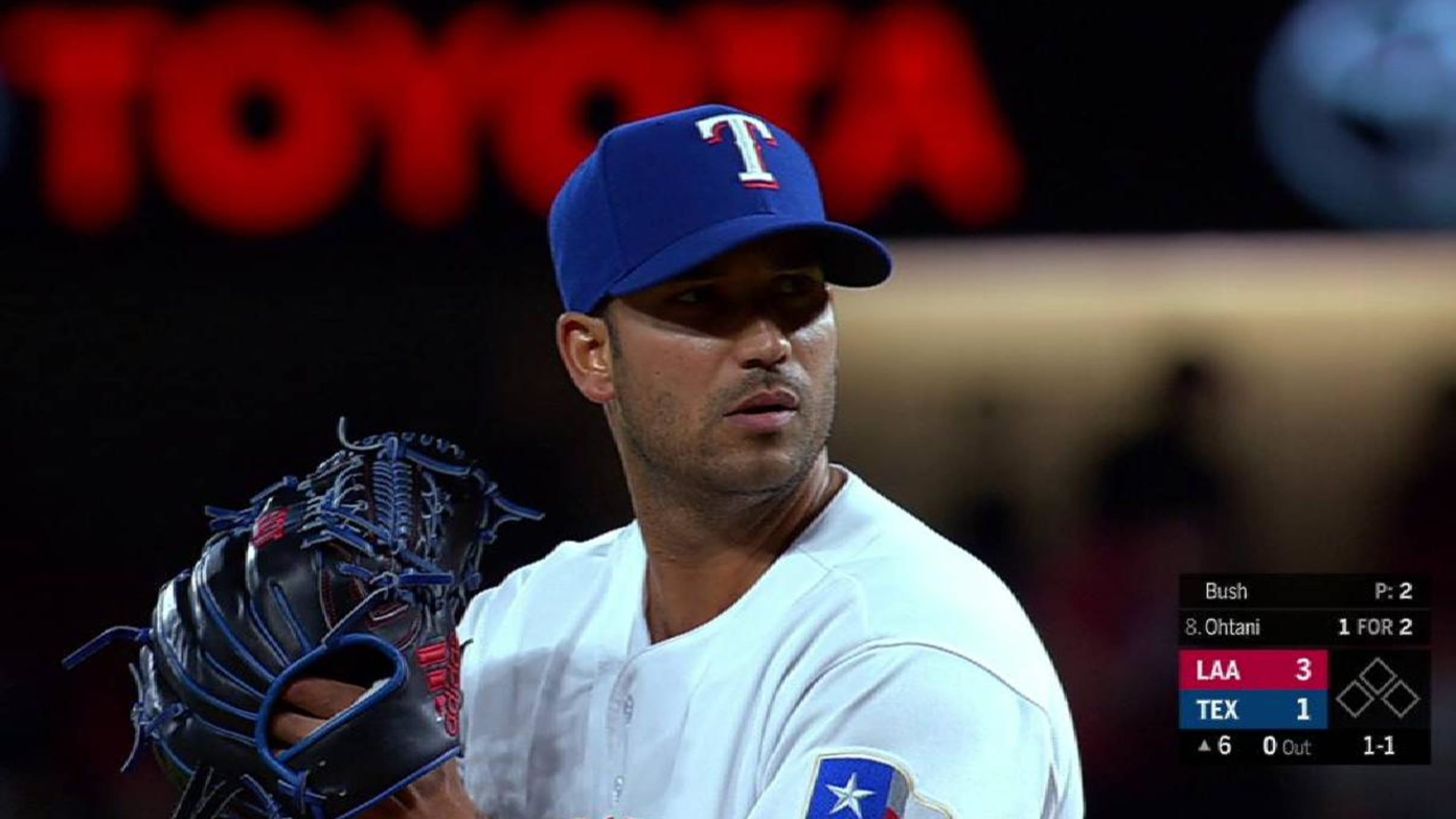 Texas Rangers' Robinson Chirinos hurt, Jose Trevino recalled