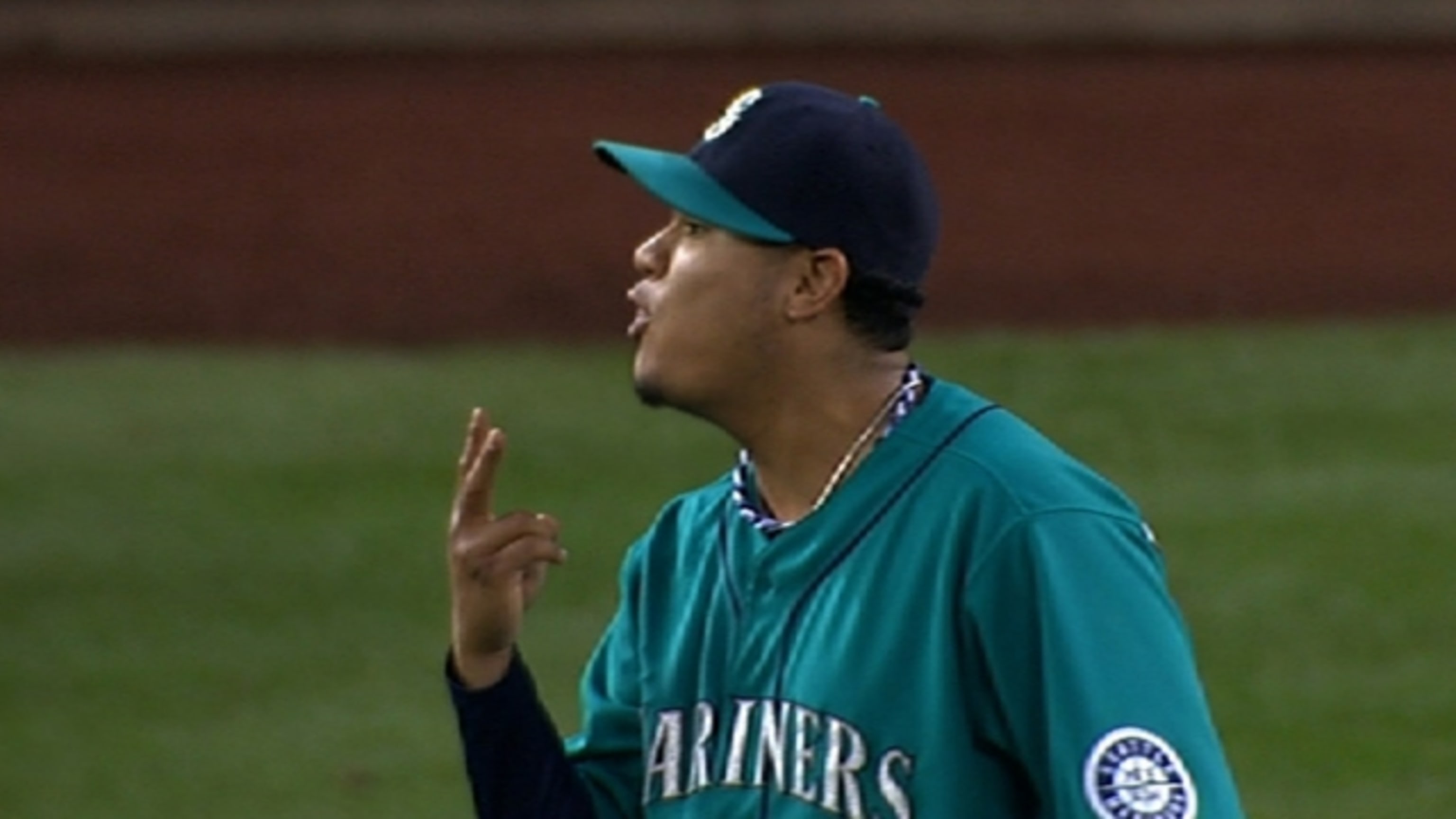 Beltre, Felix joke around