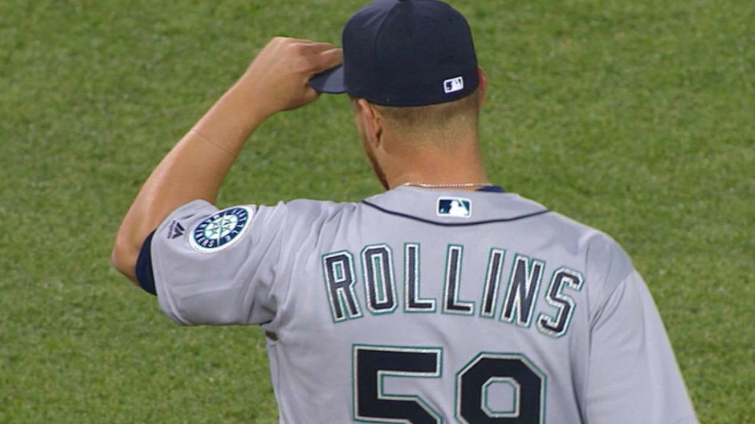Rollins' perfect inning