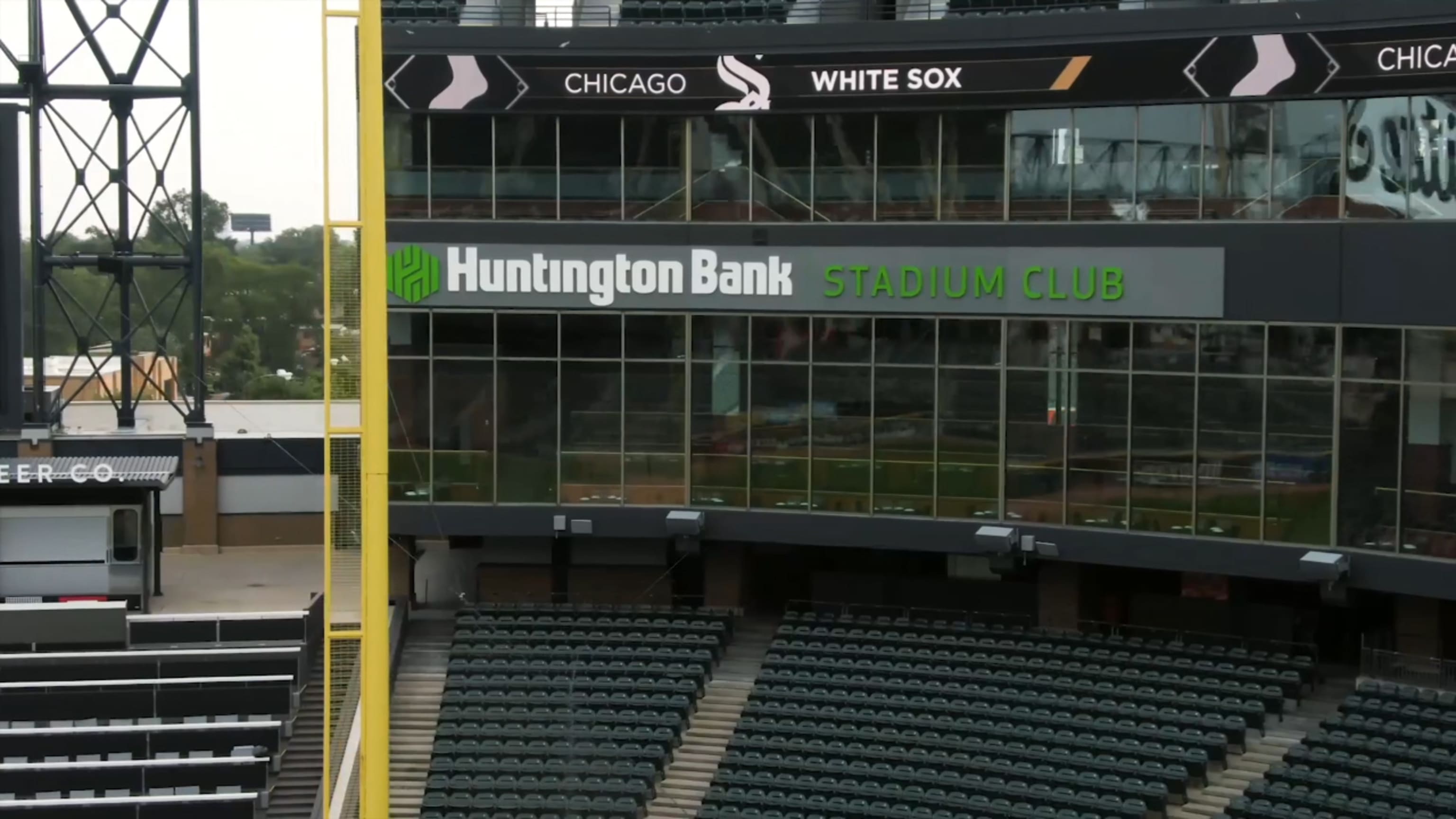 Hanging out in the Stadium Club! : r/whitesox