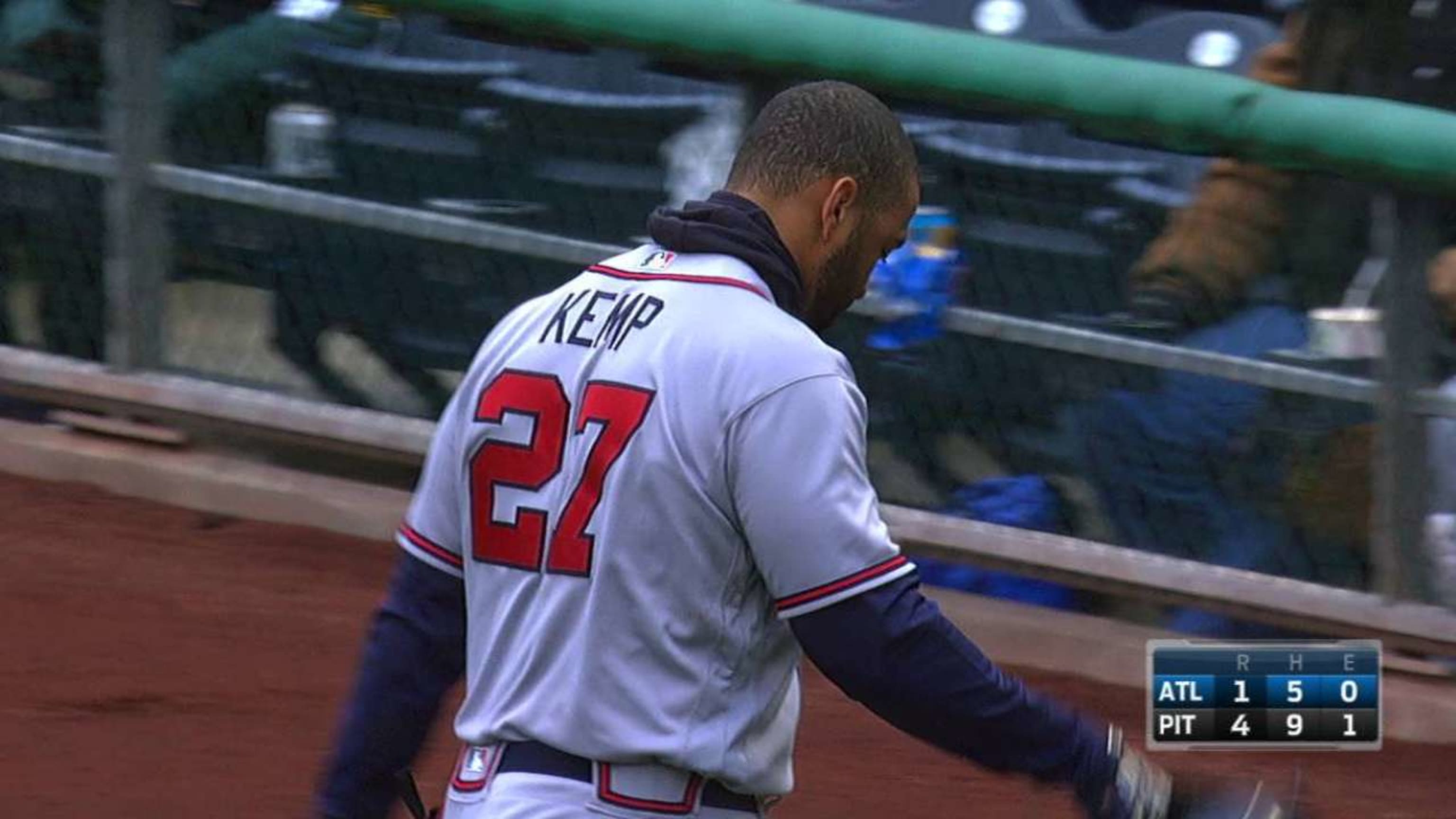 Kemp exits game after single