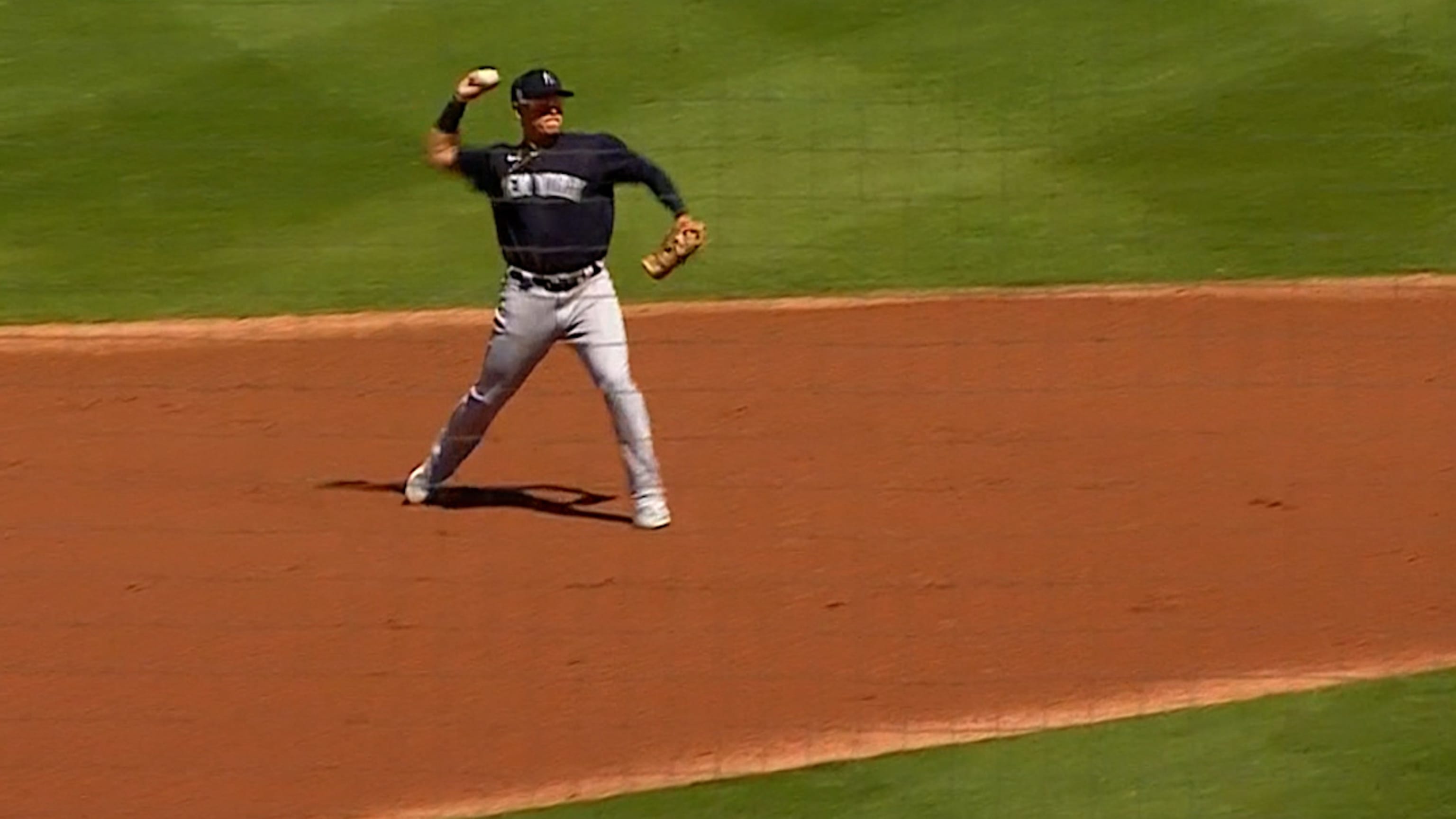 Gio Urshela regresa de la lesión