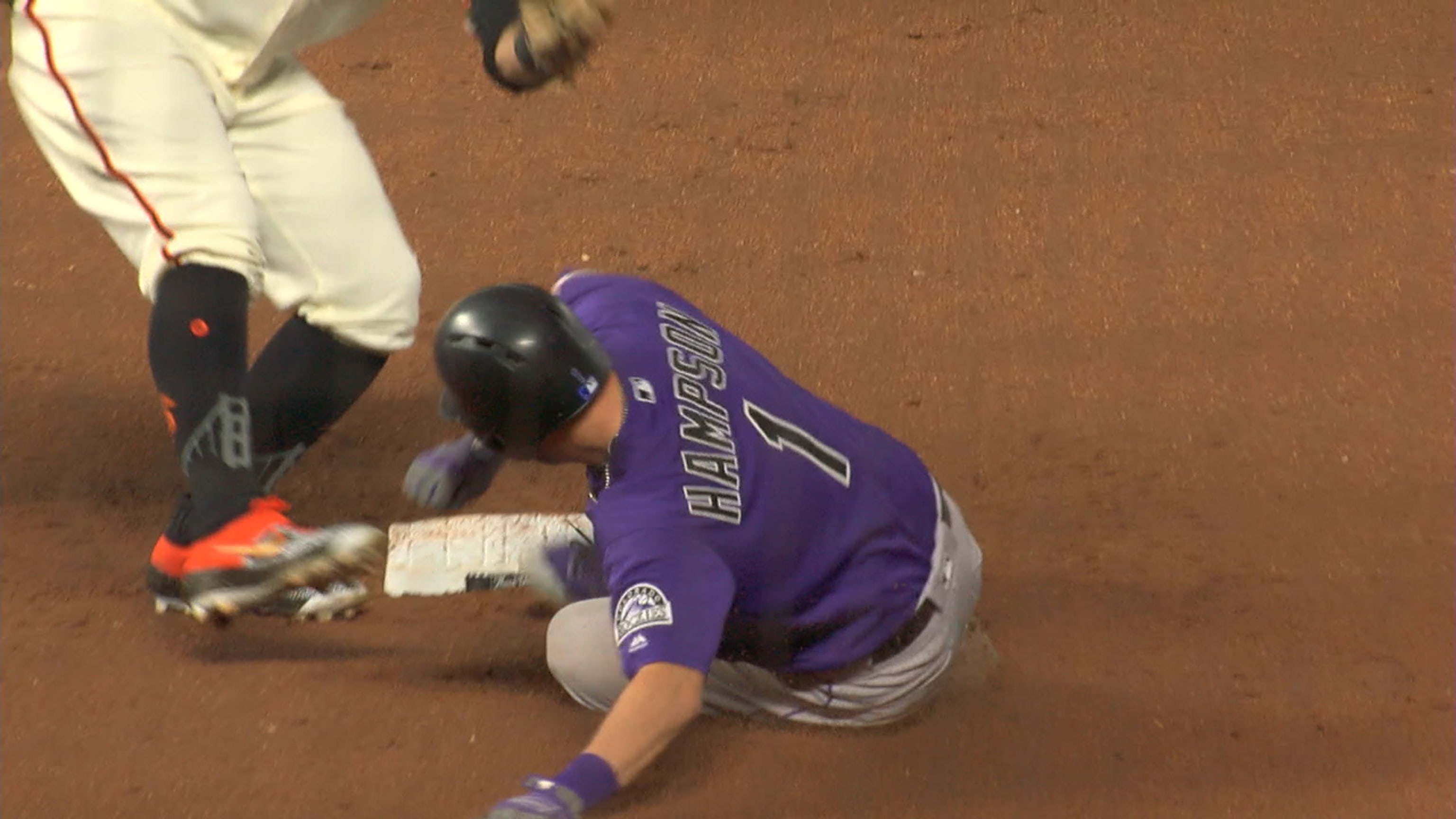 Hampson se roba la segunda base