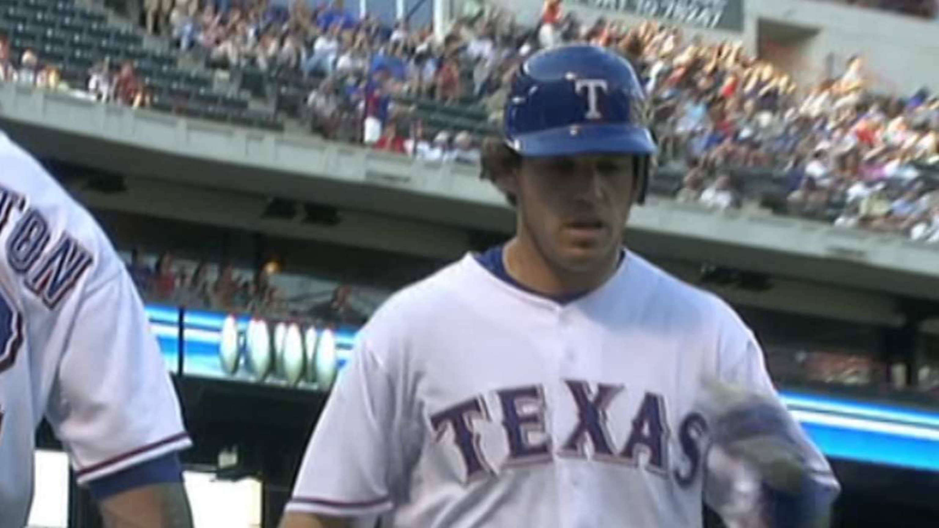 Texas Rangers great Ian Kinsler throws out first pitch wearing