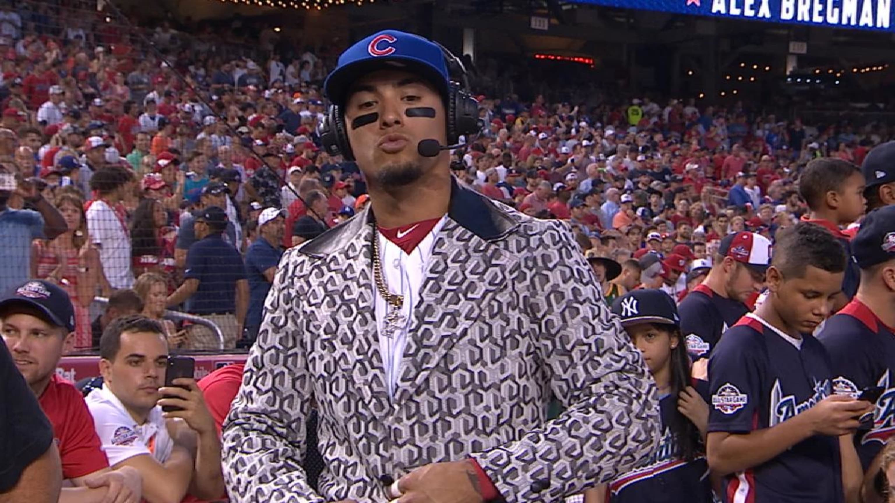 Javy Baez was the picture of style in a jacket Roberto Clemente