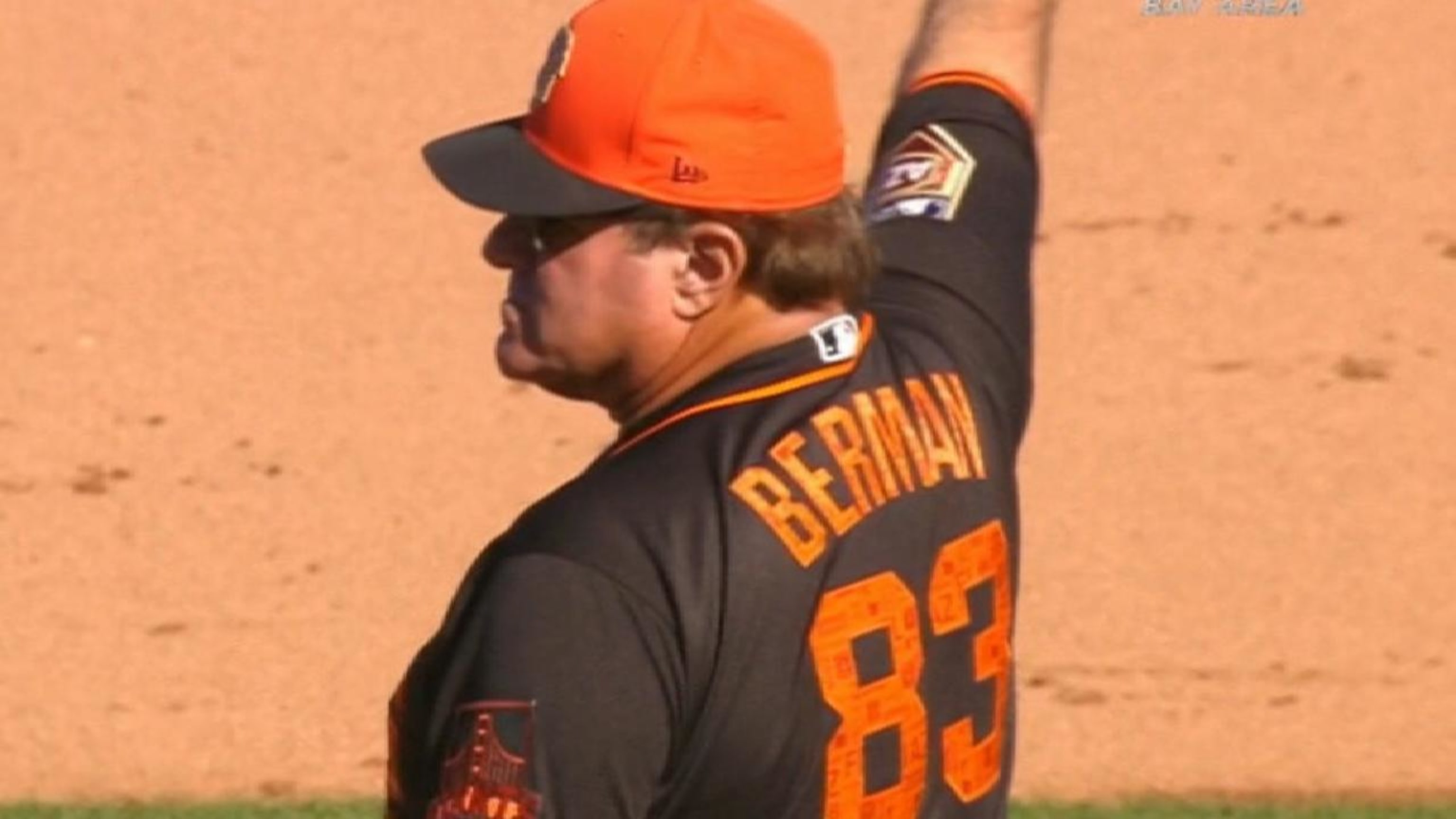 Chris Berman (guest) manages Giants in loss to Dodgers