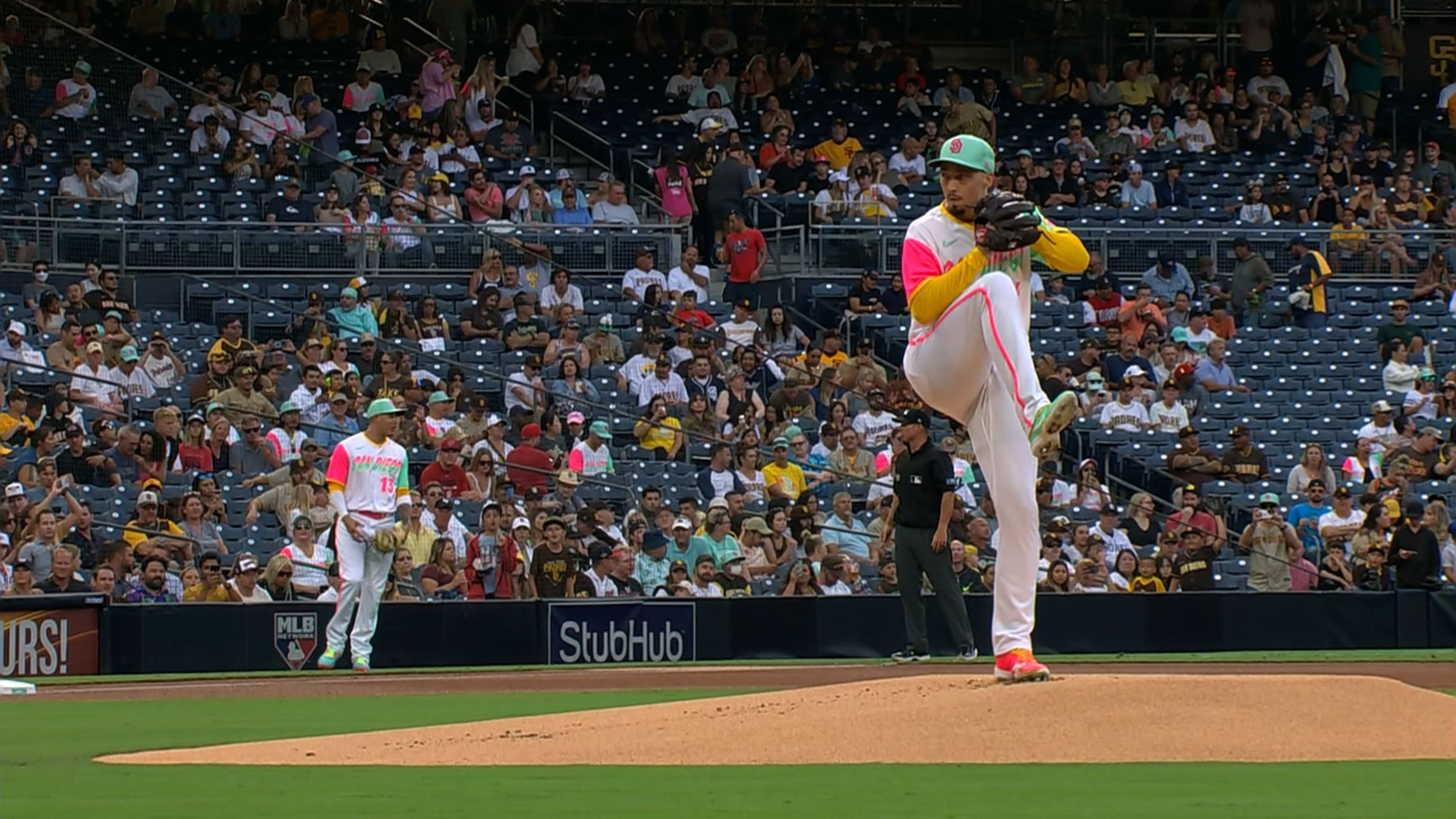 Blake Snell strikes out seven