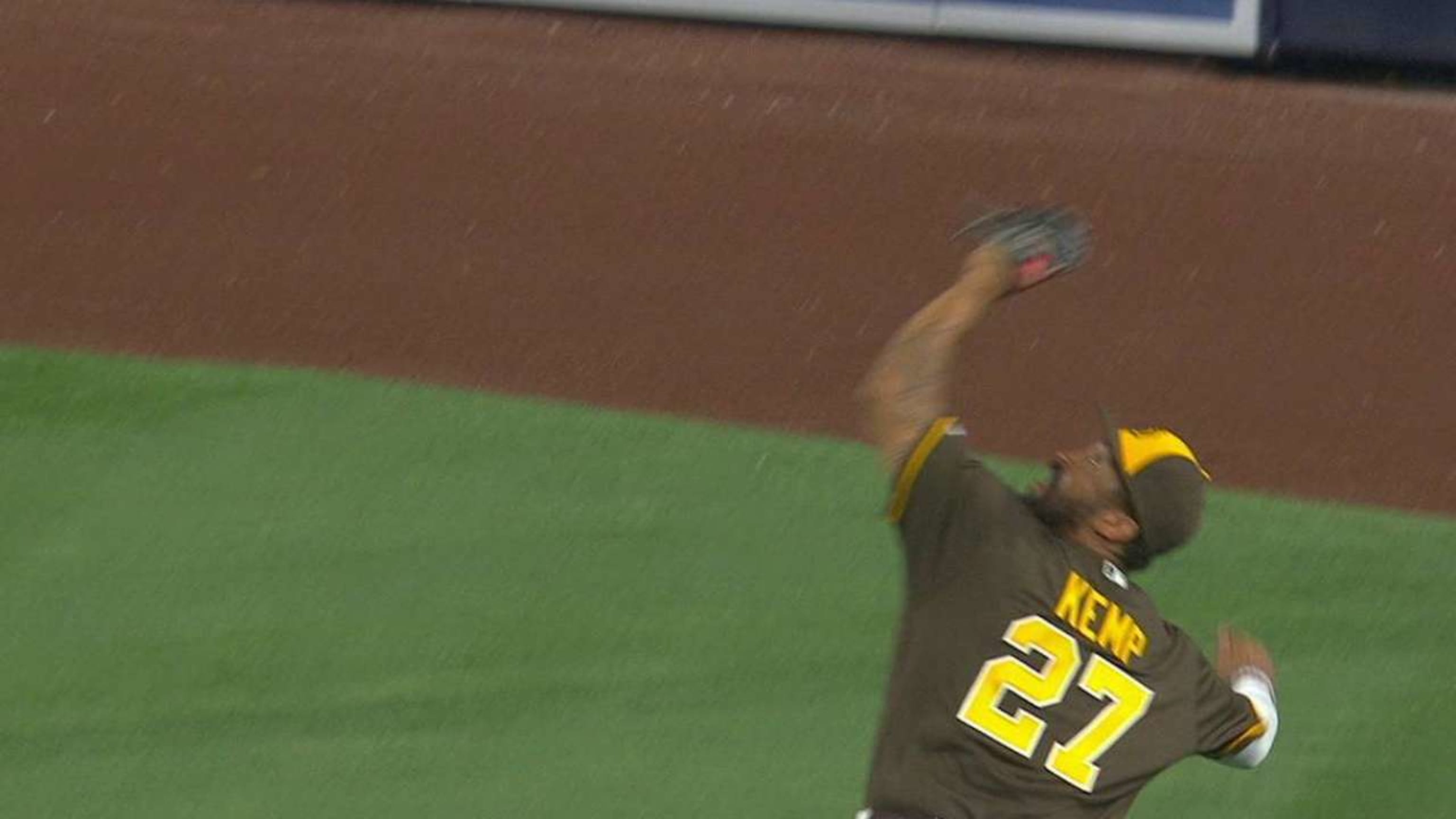 Kemp's diving catch