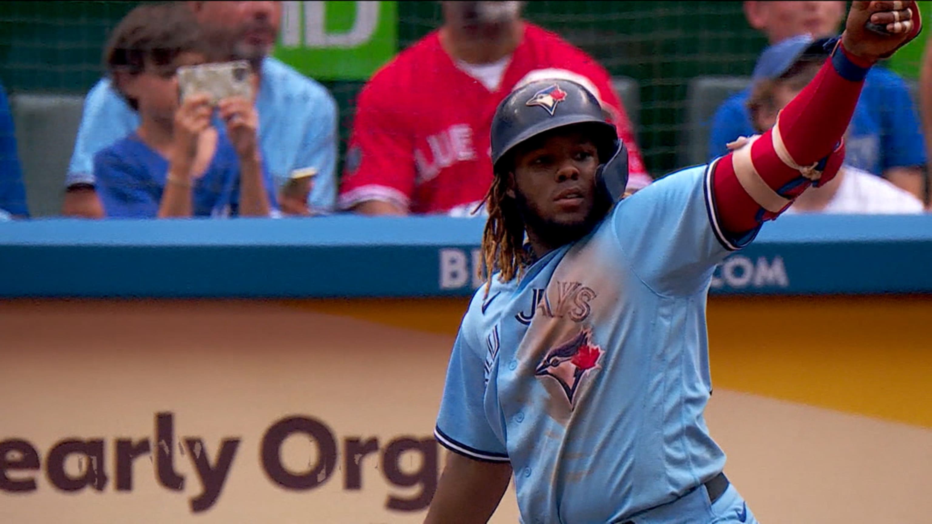 Vlad Jr. dispara HR de 2 carreras