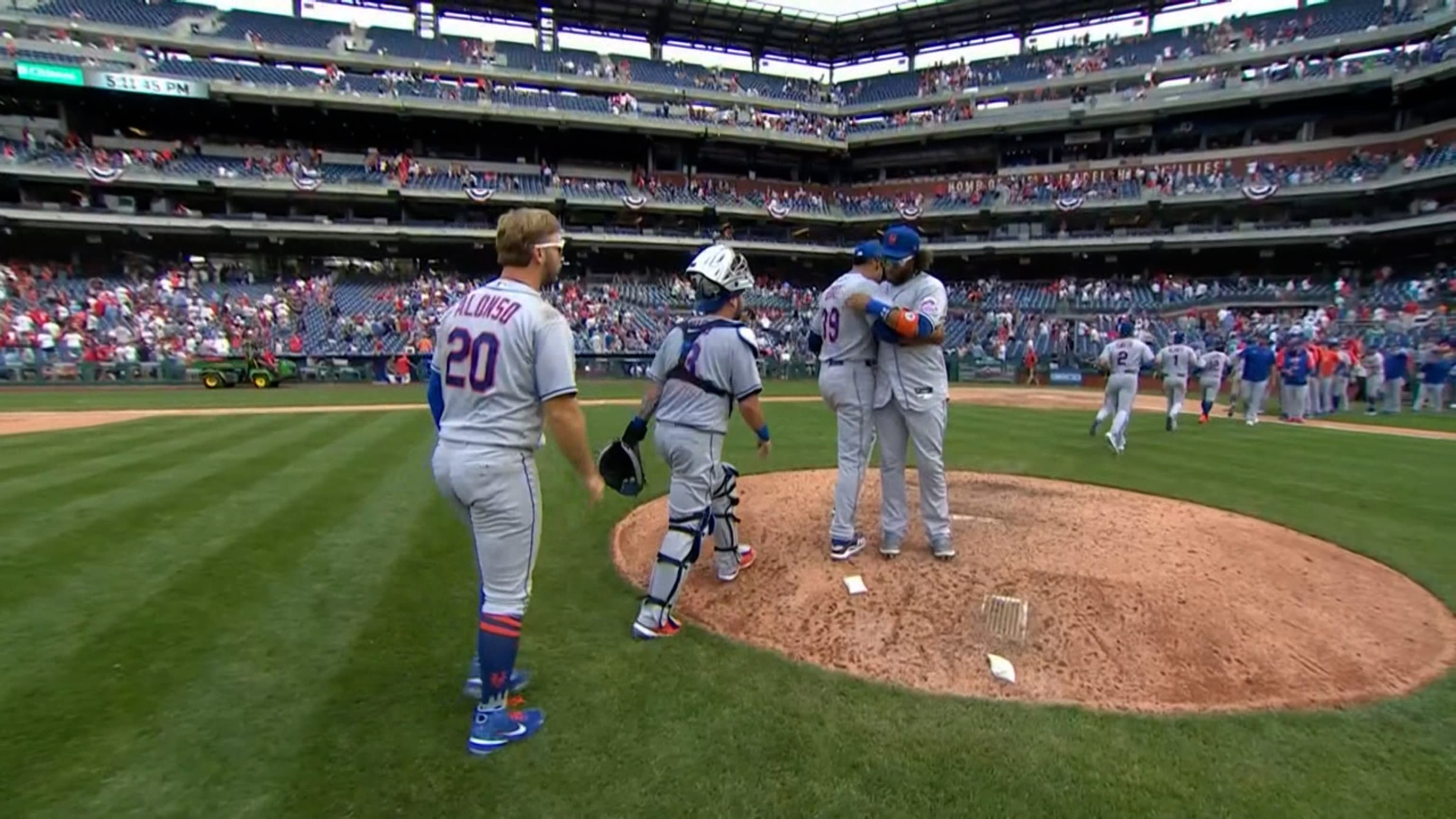 Alonso homers, drives in 4 as Mets hold off Phillies 8-6
