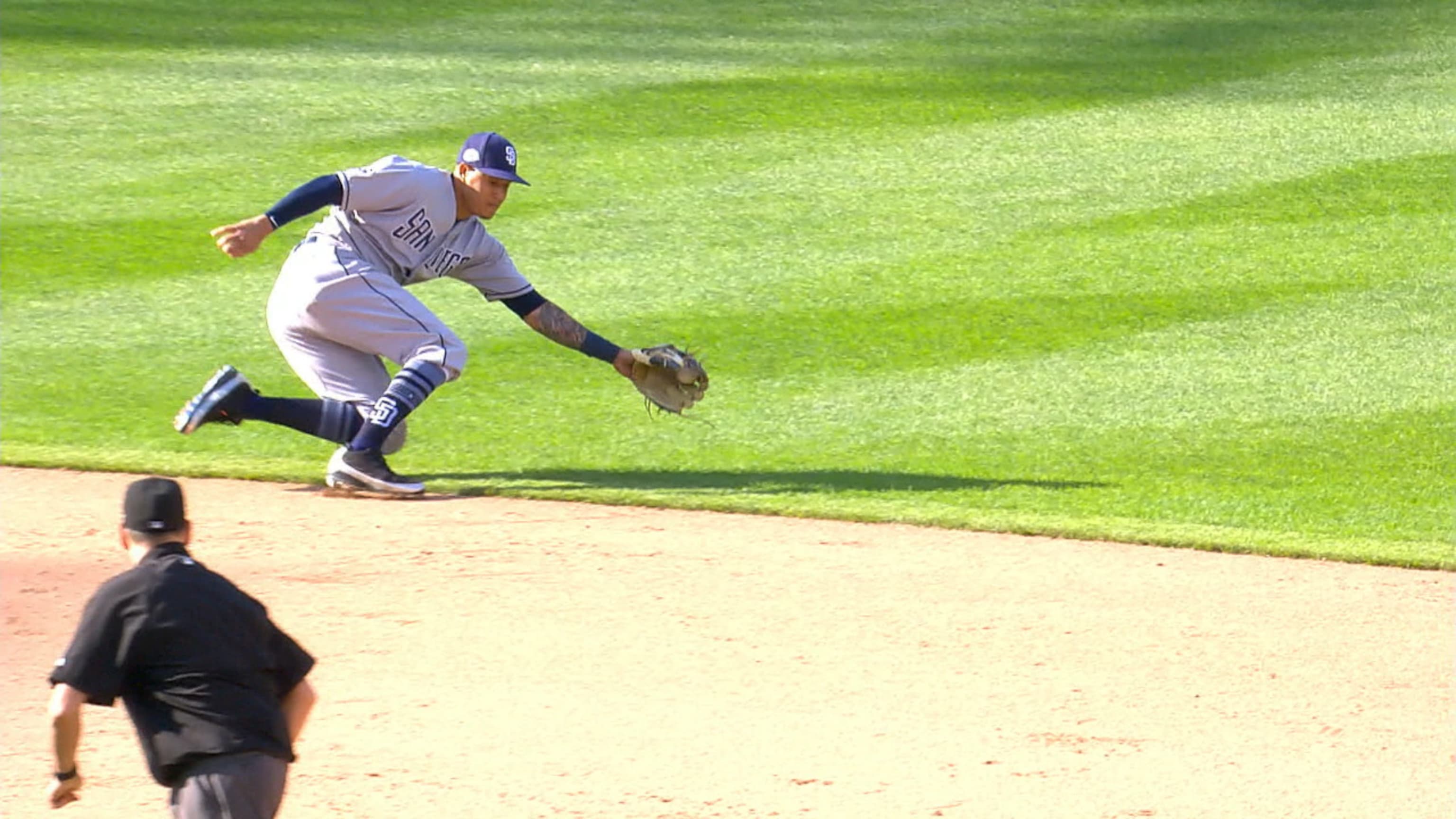 Padres Top Plays: Fernando Tatis Jr. goes 477 feet deep, Wil Myers powers  up in sweep of Reds 