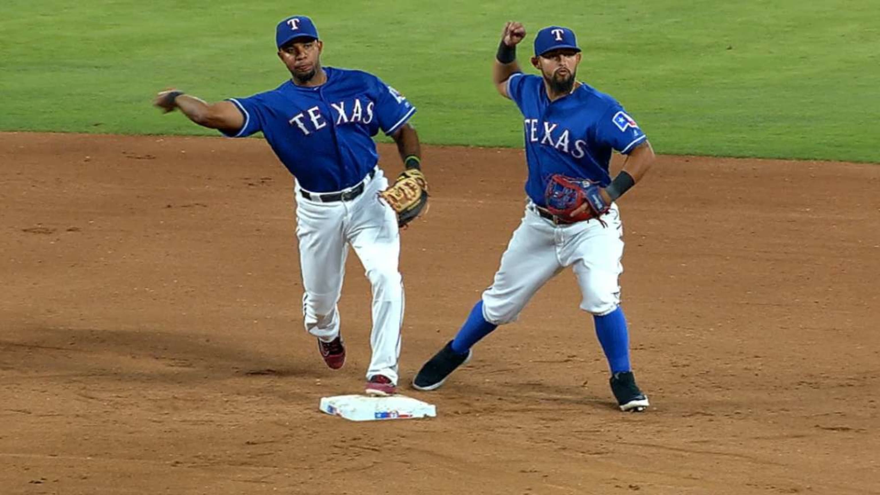 Rougned Odor mirrors Elvis Andrus on throw, Rangers infield continues to be  the best