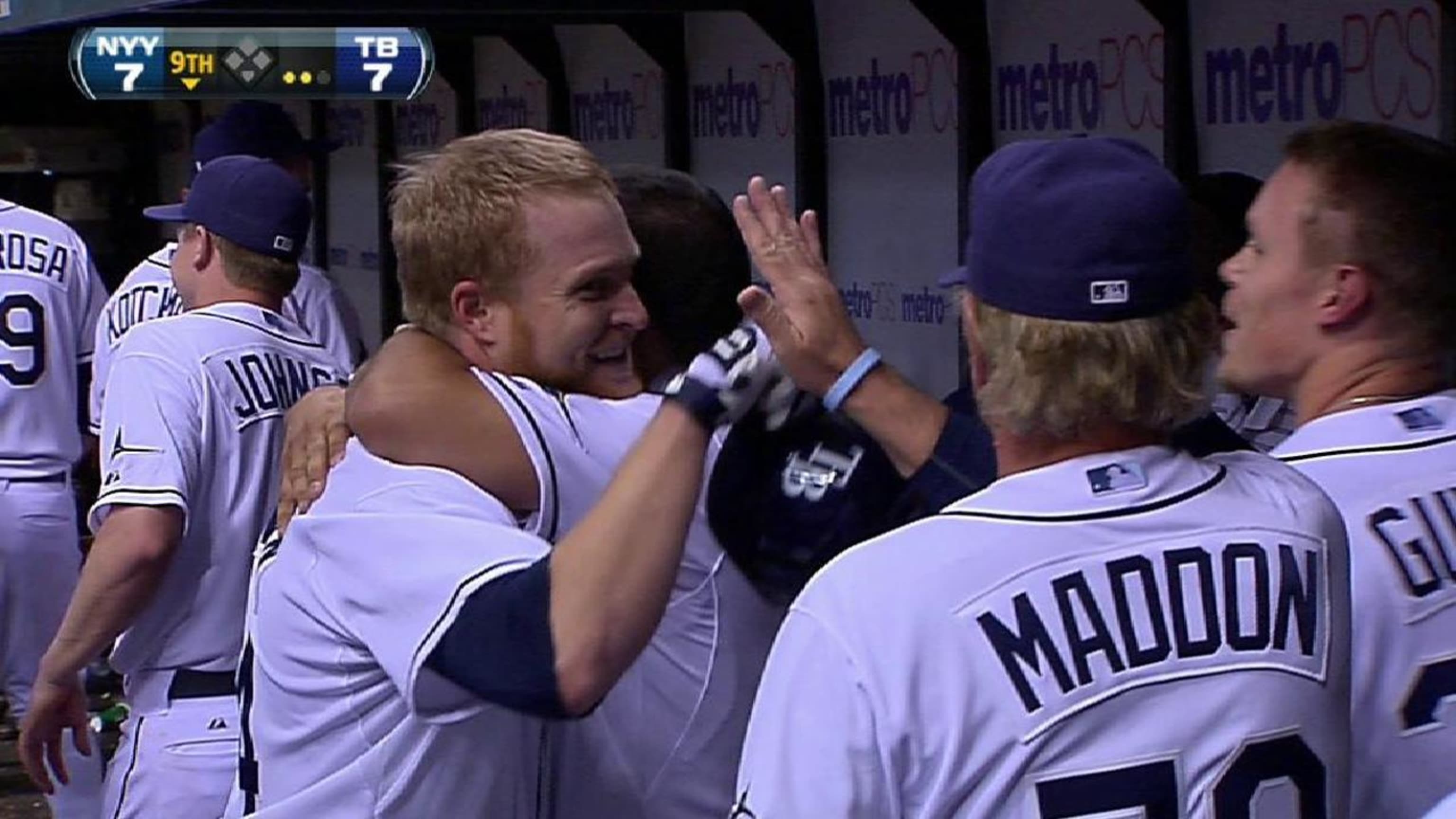 Johnson empata con HR