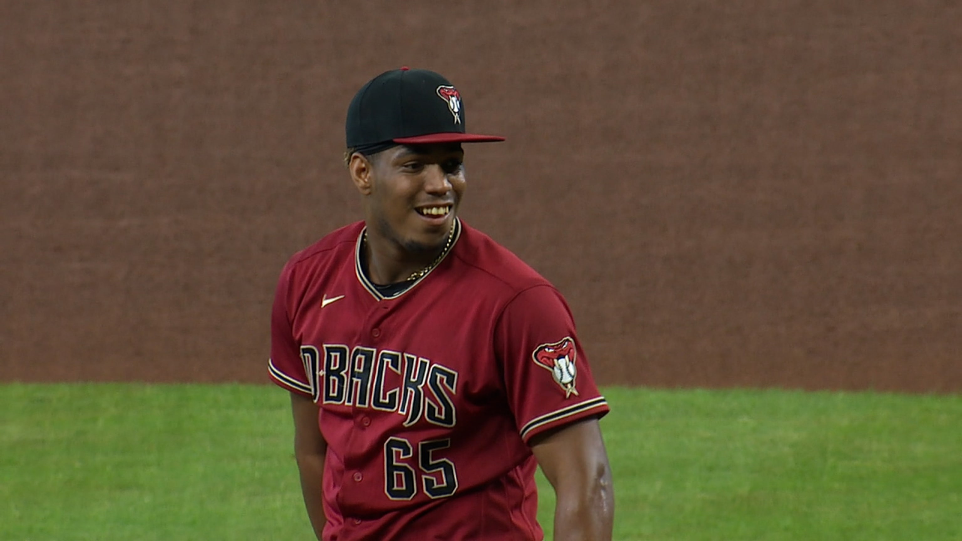 1er ponche de Luis Frías en MLB