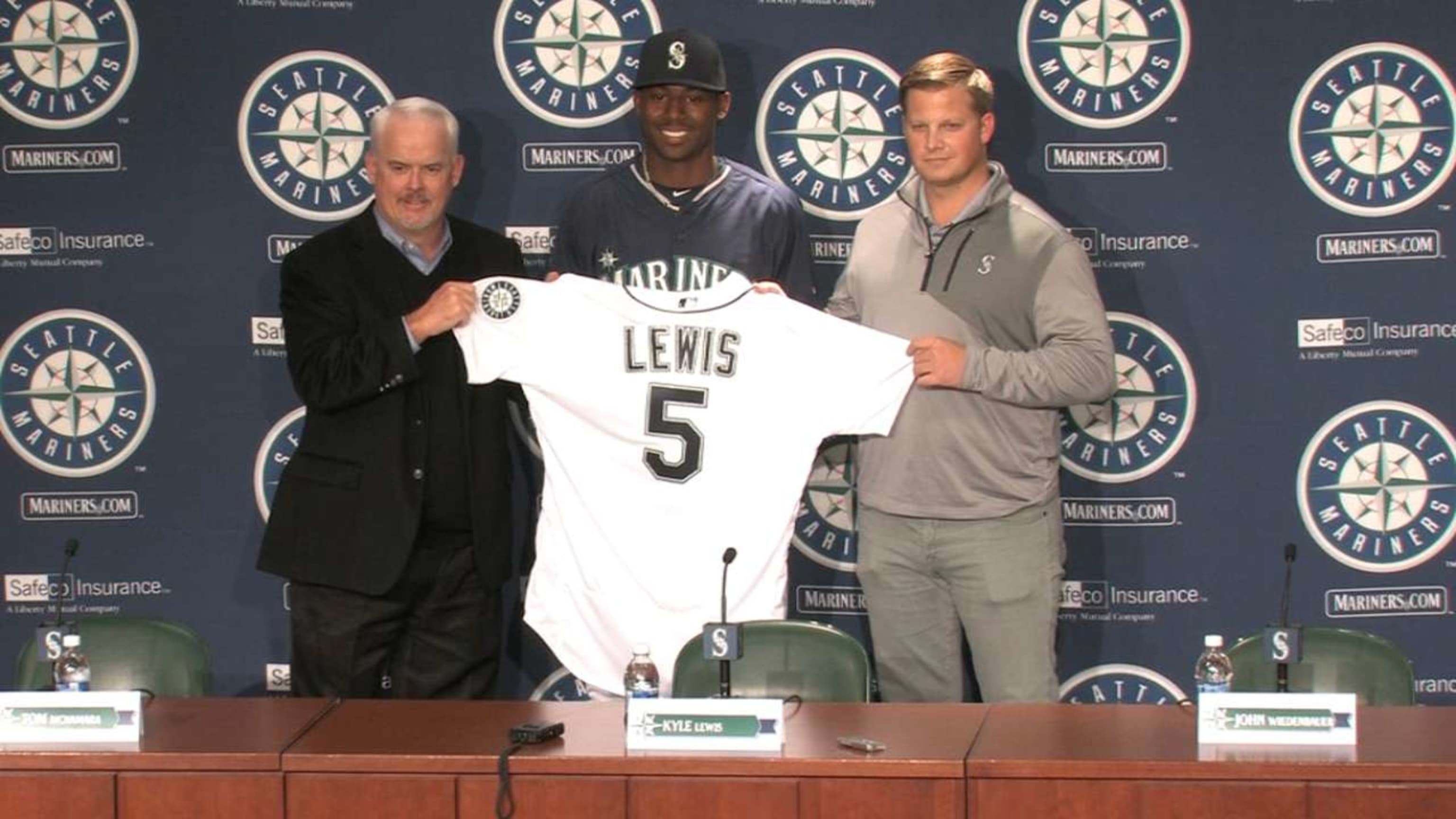 Kyle Lewis returns to Mariners after lengthy injury recovery