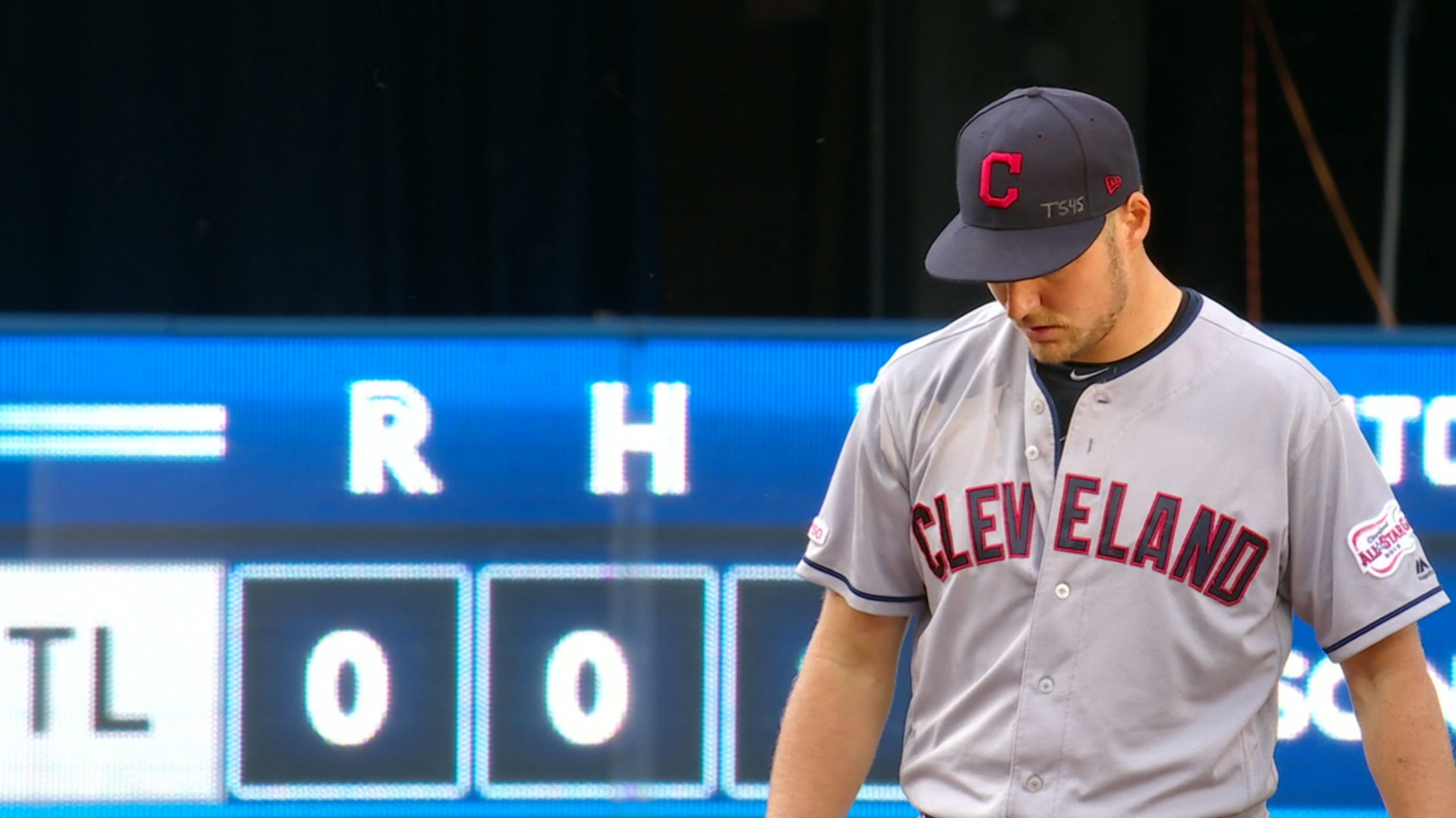 Tyler Naquin exits with injury, 09/11/2021