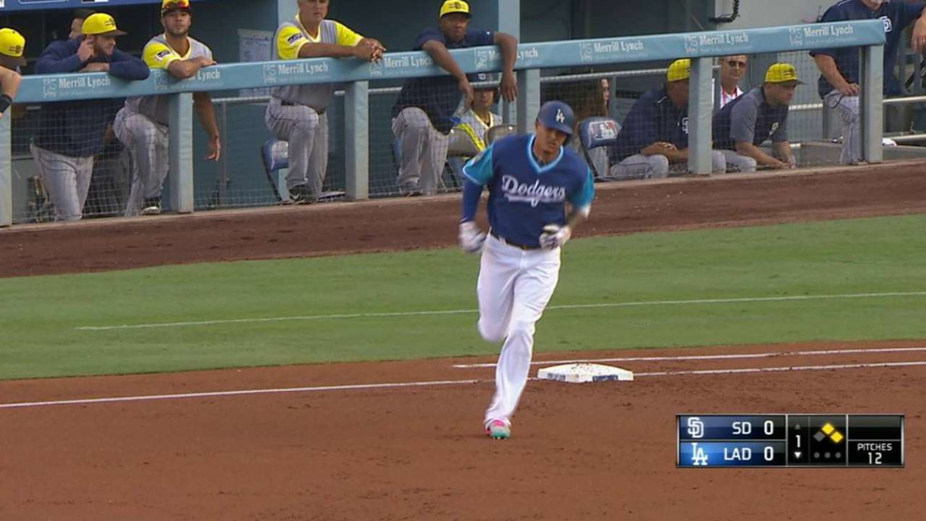 There's a simple reason why Justin Turner has a stain on his Dodgers jersey