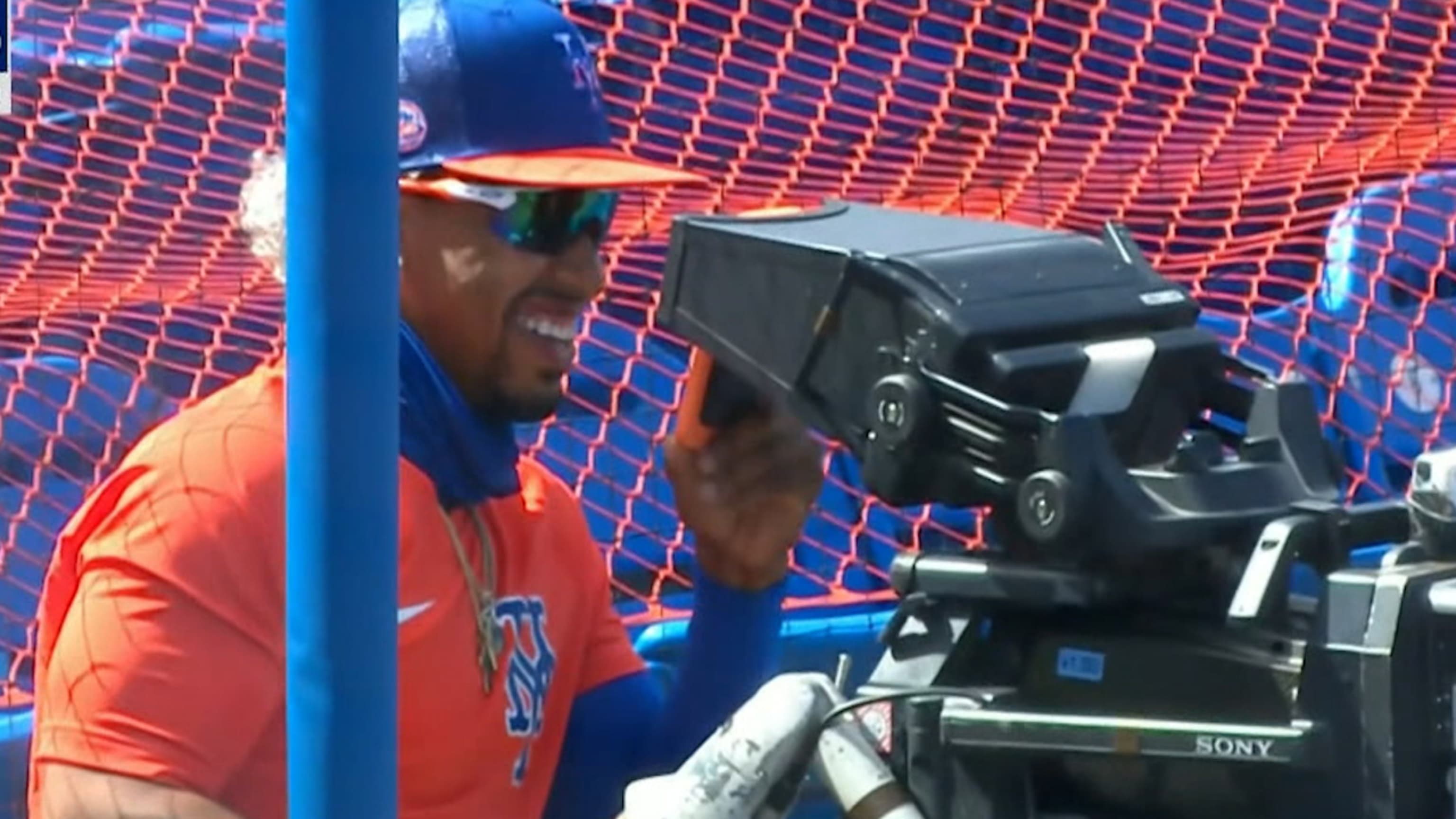 Lindor se divierte con la cámara