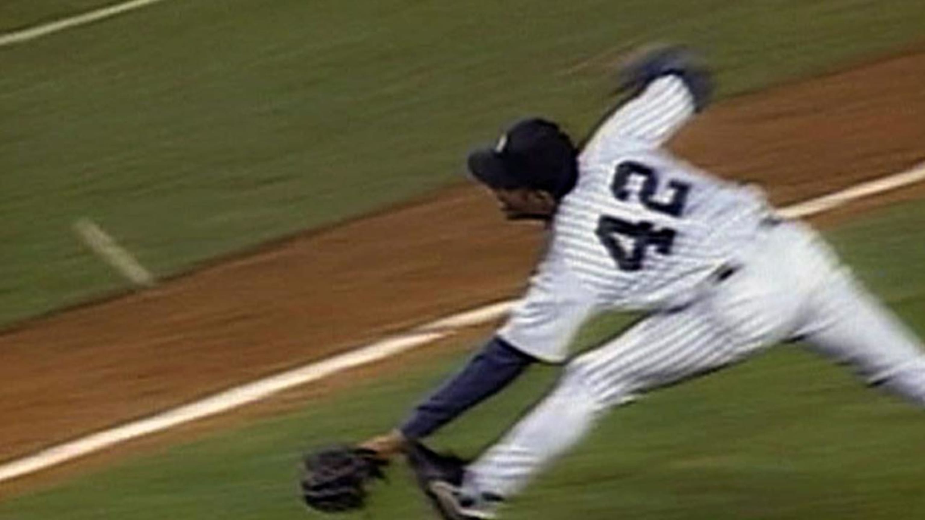 Mo flashes the leather