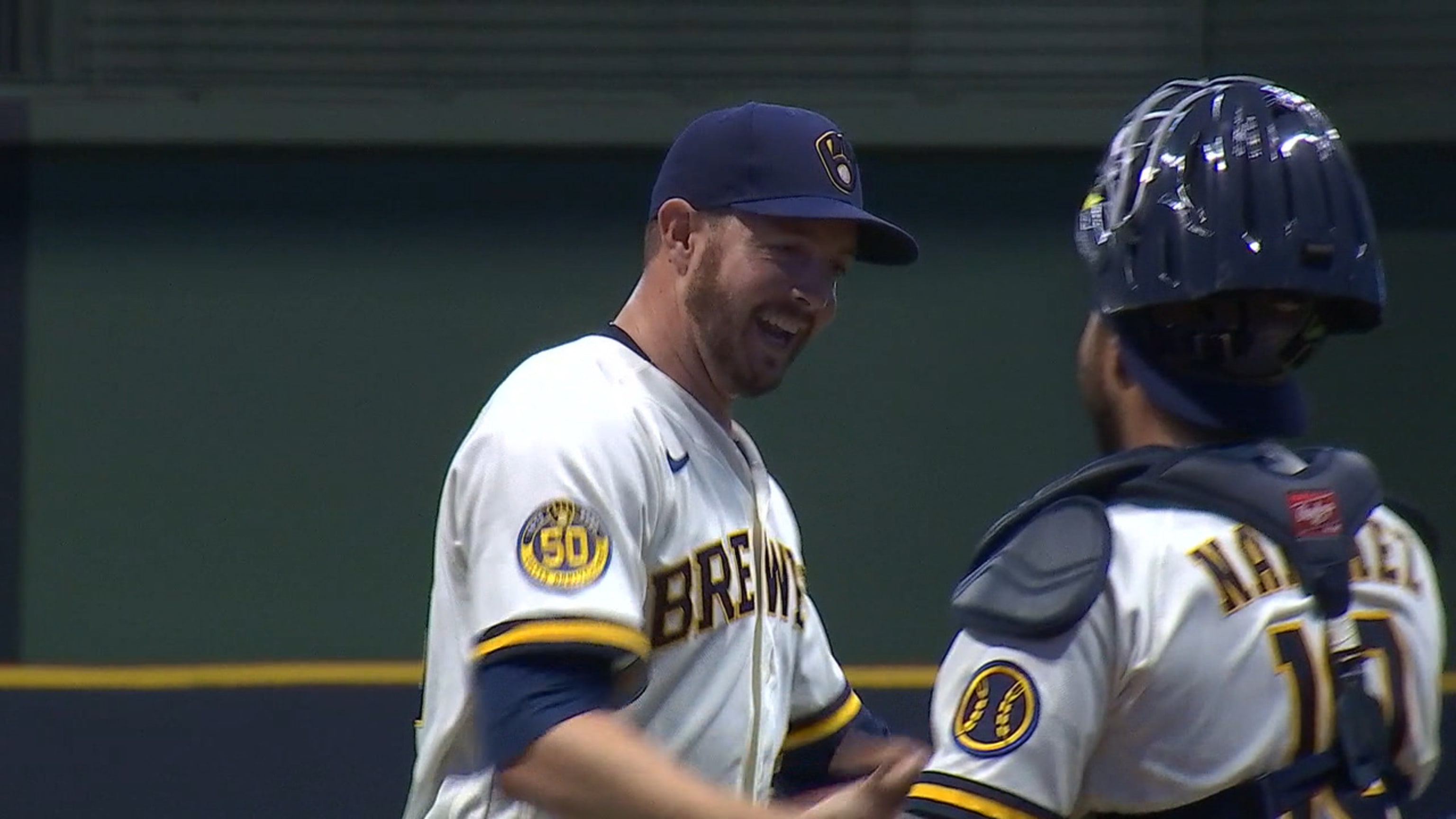 Knebel poncha a tres en el 9no